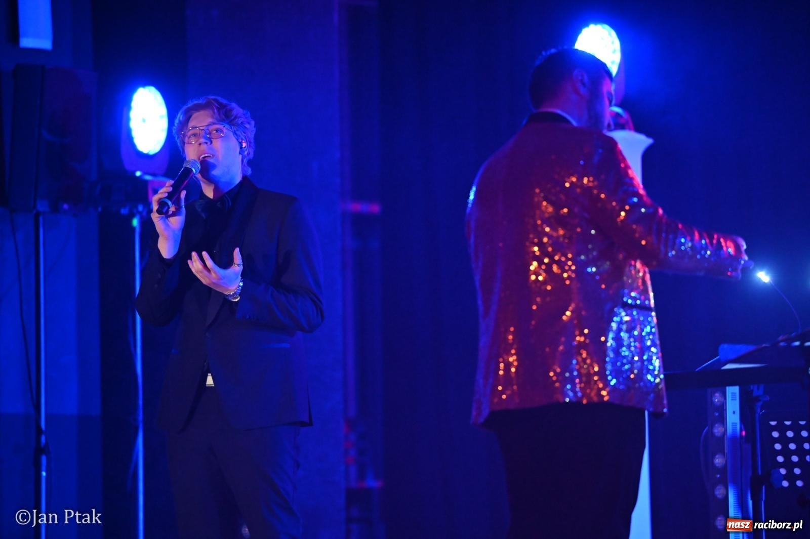 Zdjęcie w galerii na portalu naszraciborz.pl: Jedyny taki koncert w Polsce porwał publiczność w Raciborskim Centrum Kultury [FOTO i WIDEO] wiadomości z regionu