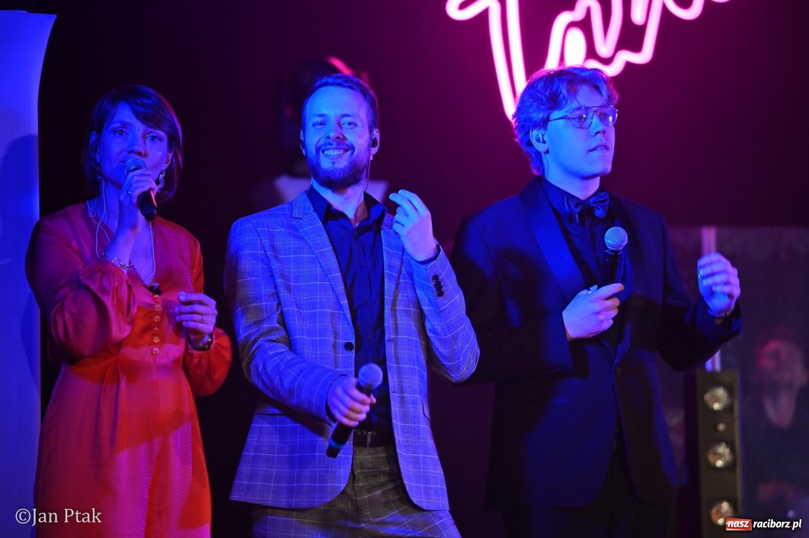 Zdjęcie w galerii na portalu naszraciborz.pl: Jedyny taki koncert w Polsce porwał publiczność w Raciborskim Centrum Kultury [FOTO i WIDEO] wiadomości z regionu