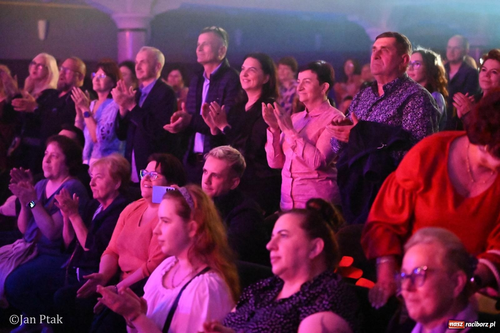 Zdjęcie w galerii na portalu naszraciborz.pl: Jedyny taki koncert w Polsce porwał publiczność w Raciborskim Centrum Kultury [FOTO i WIDEO] wiadomości z regionu