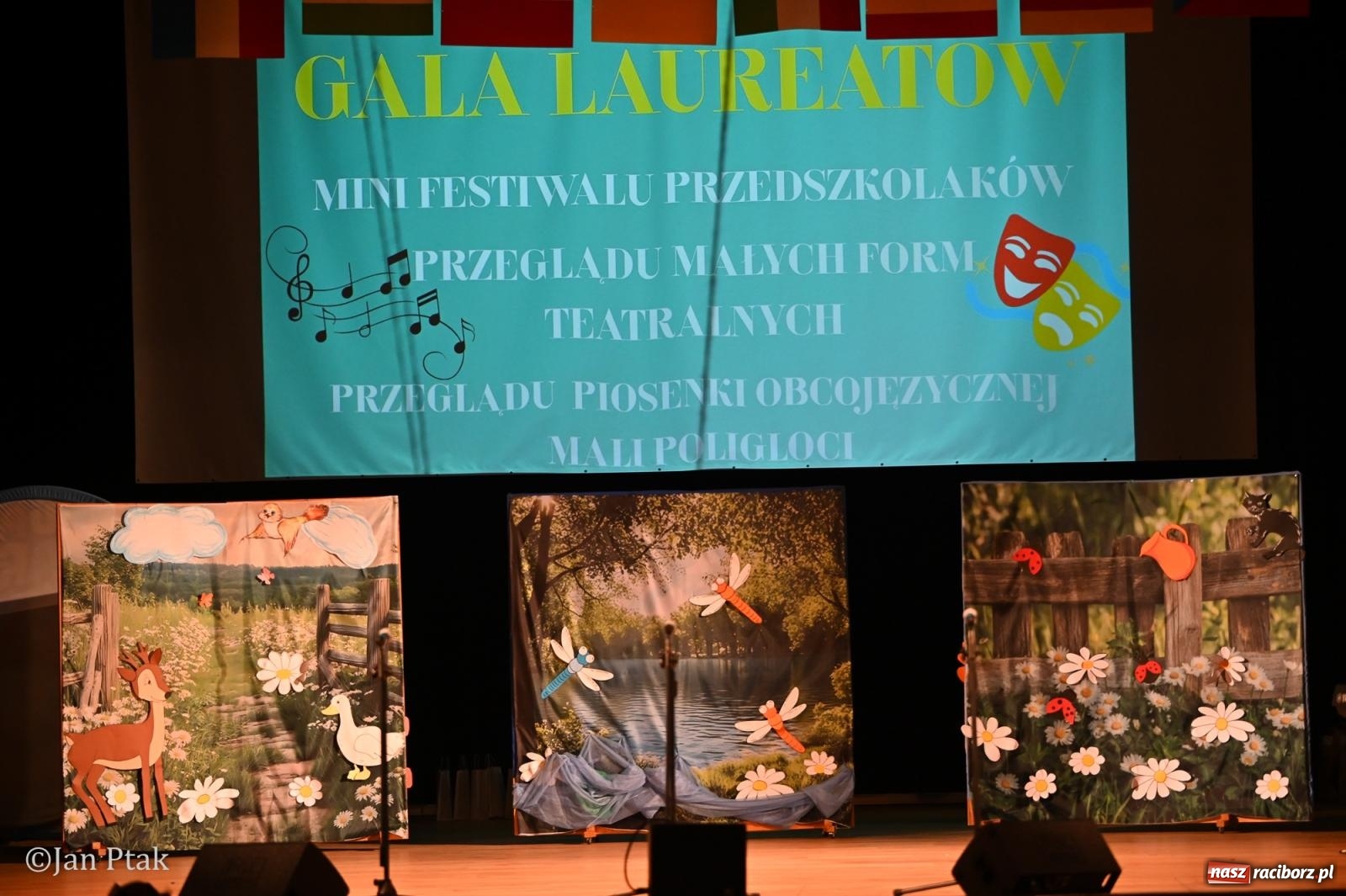 Zdjęcie w galerii na portalu naszraciborz.pl: Mali artyści i poligloci nagrodzeni. Gala laureatów w Raciborskim Centrum Kultury wiadomości z regionu
