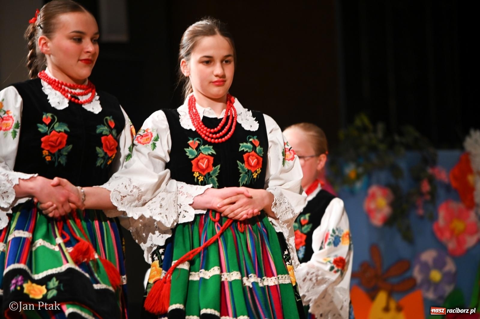 Zdjęcie w galerii na portalu naszraciborz.pl: Mali artyści i poligloci nagrodzeni. Gala laureatów w Raciborskim Centrum Kultury wiadomości z regionu
