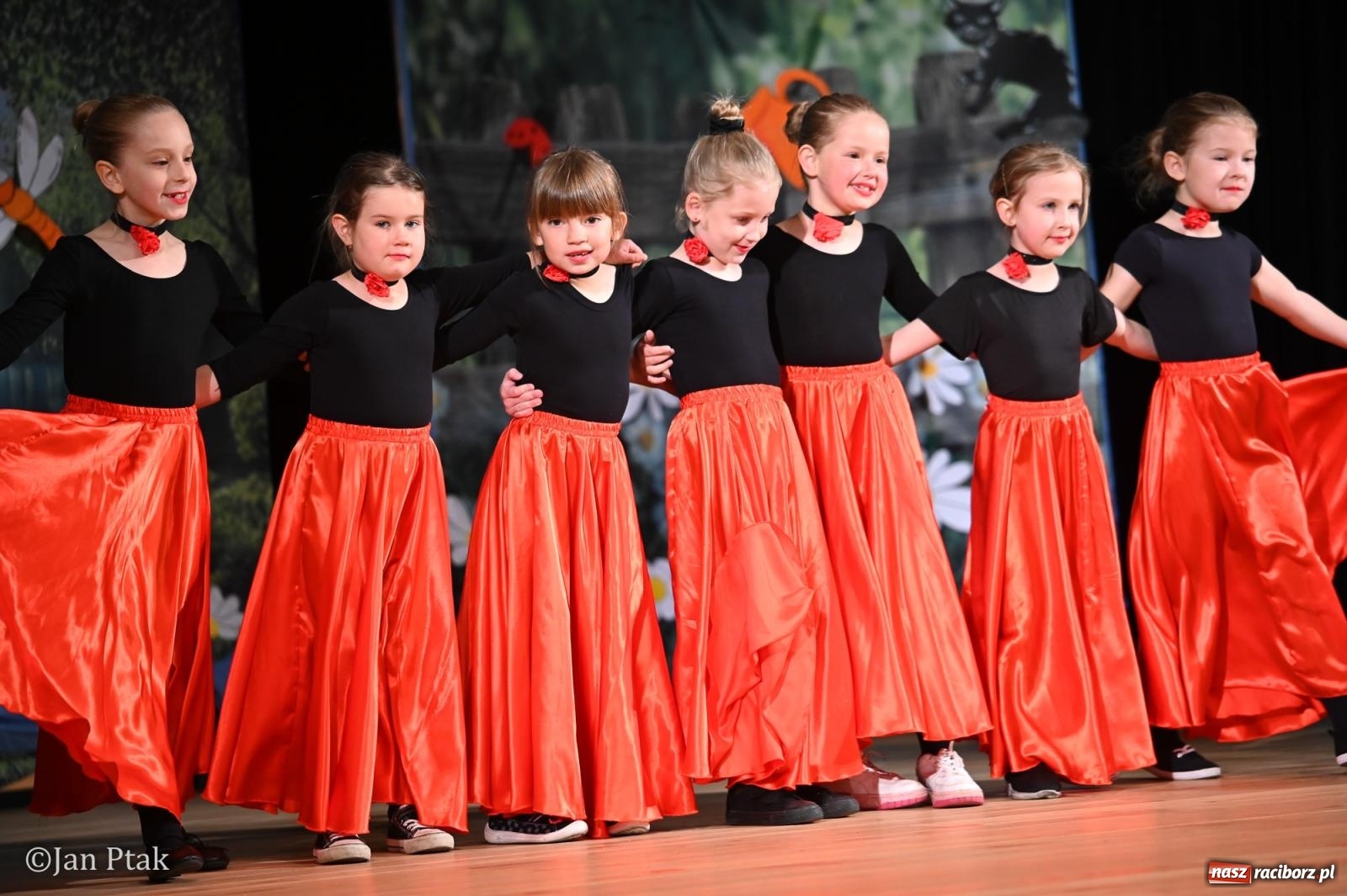 Zdjęcie w galerii na portalu naszraciborz.pl: Mali artyści i poligloci nagrodzeni. Gala laureatów w Raciborskim Centrum Kultury wiadomości z regionu