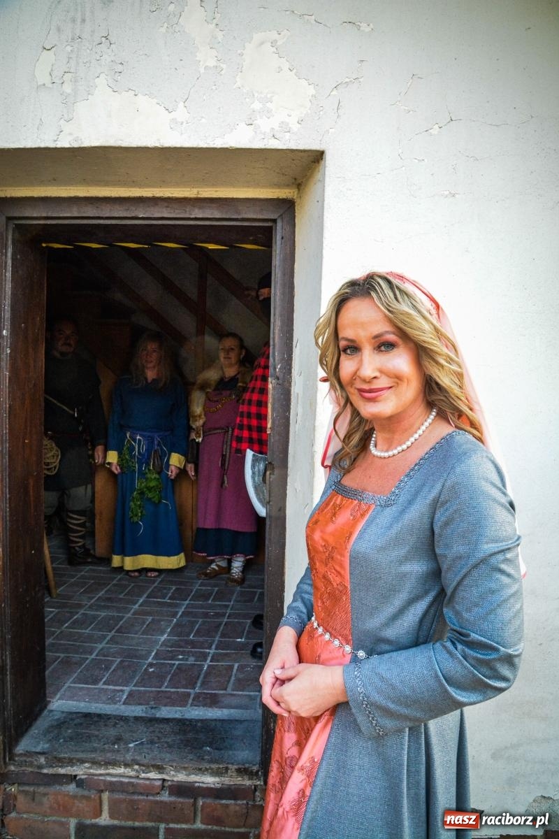 Zdjęcie w galerii na portalu naszraciborz.pl: Jubileuszowa Noc Otwartych Sądów przyciągnęła tłumy mieszkańców do raciborskiej Temidy wiadomości z regionu