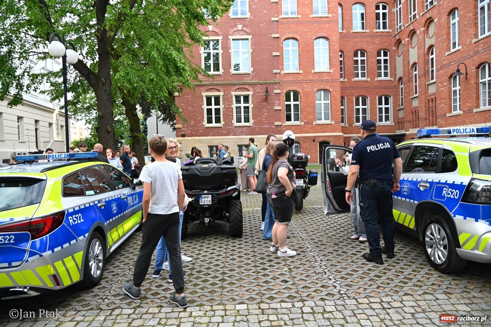 Zdjęcie w galerii na portalu naszraciborz.pl: Jubileuszowa Noc Otwartych Sądów przyciągnęła tłumy mieszkańców do raciborskiej Temidy wiadomości z regionu