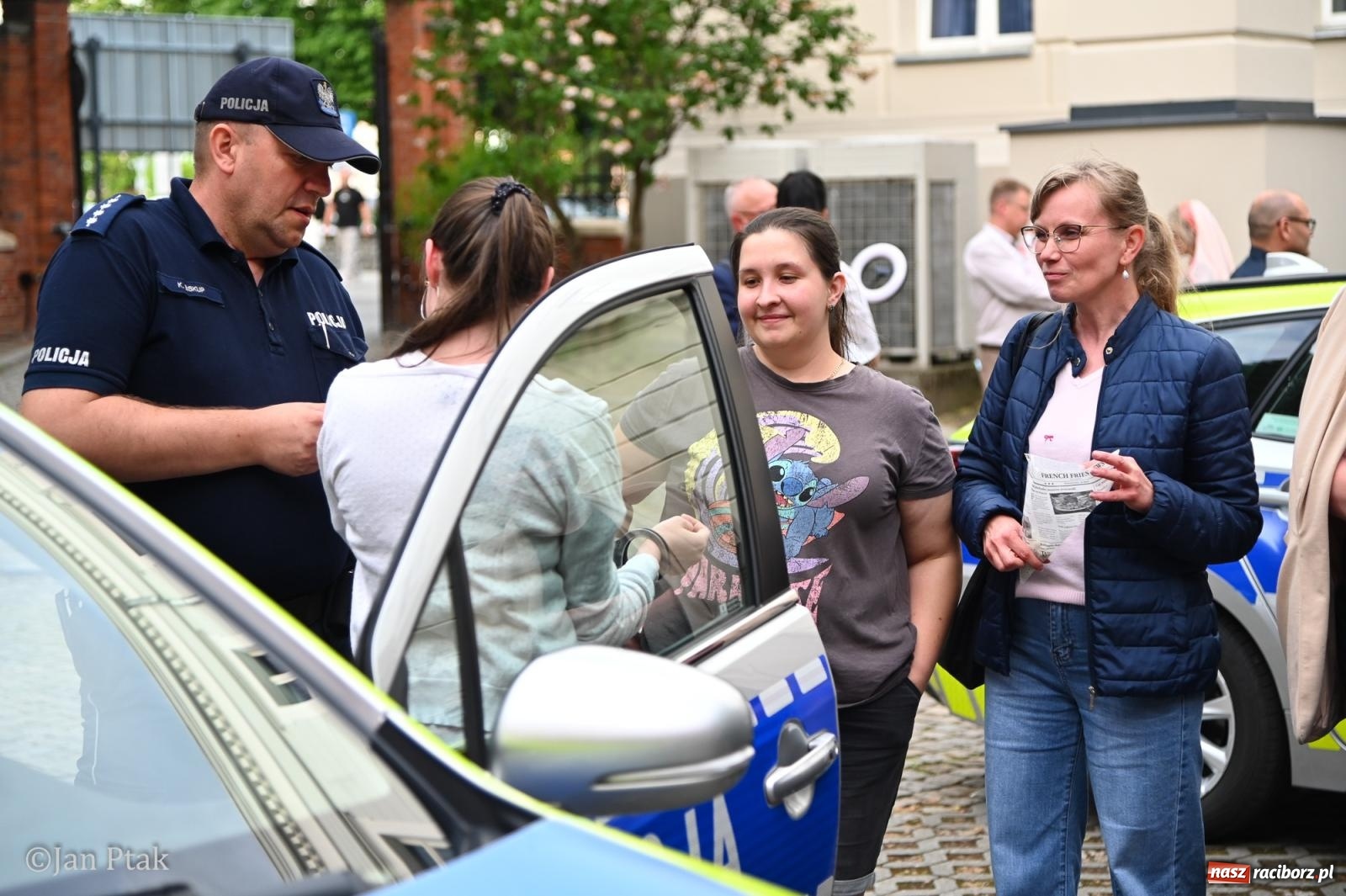 Zdjęcie w galerii na portalu naszraciborz.pl: Jubileuszowa Noc Otwartych Sądów przyciągnęła tłumy mieszkańców do raciborskiej Temidy wiadomości z regionu