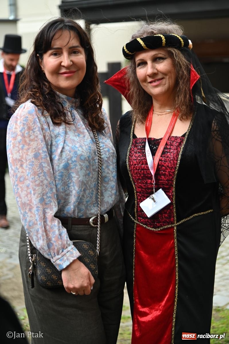 Zdjęcie w galerii na portalu naszraciborz.pl: Jubileuszowa Noc Otwartych Sądów przyciągnęła tłumy mieszkańców do raciborskiej Temidy wiadomości z regionu