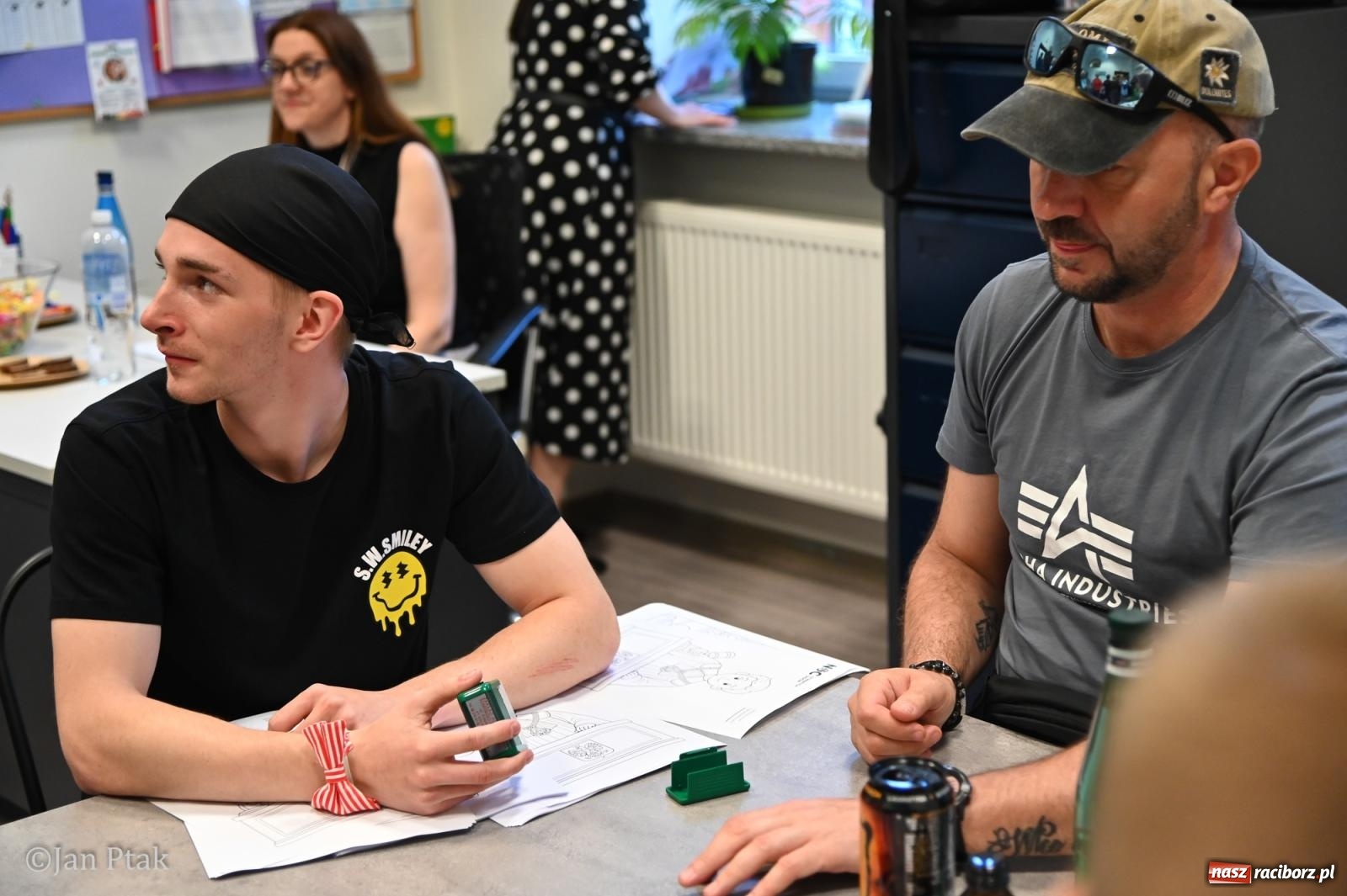 Zdjęcie w galerii na portalu naszraciborz.pl: Jubileuszowa Noc Otwartych Sądów przyciągnęła tłumy mieszkańców do raciborskiej Temidy wiadomości z regionu