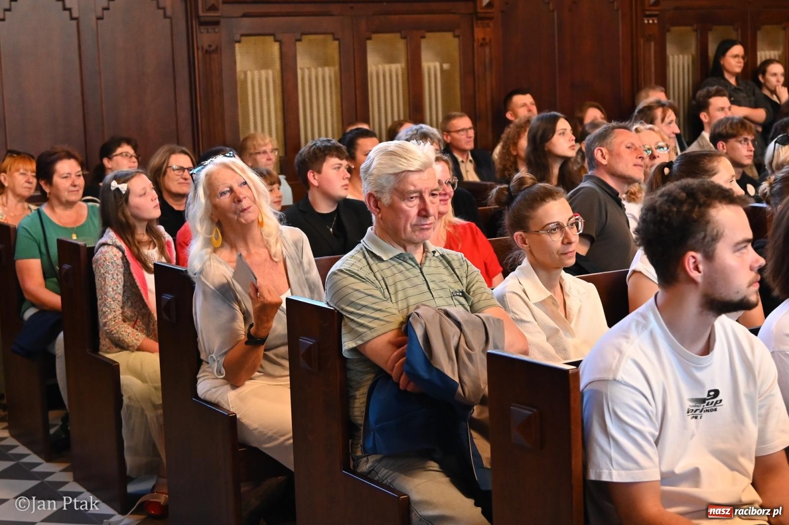 Zdjęcie w galerii na portalu naszraciborz.pl: Jubileuszowa Noc Otwartych Sądów przyciągnęła tłumy mieszkańców do raciborskiej Temidy wiadomości z regionu