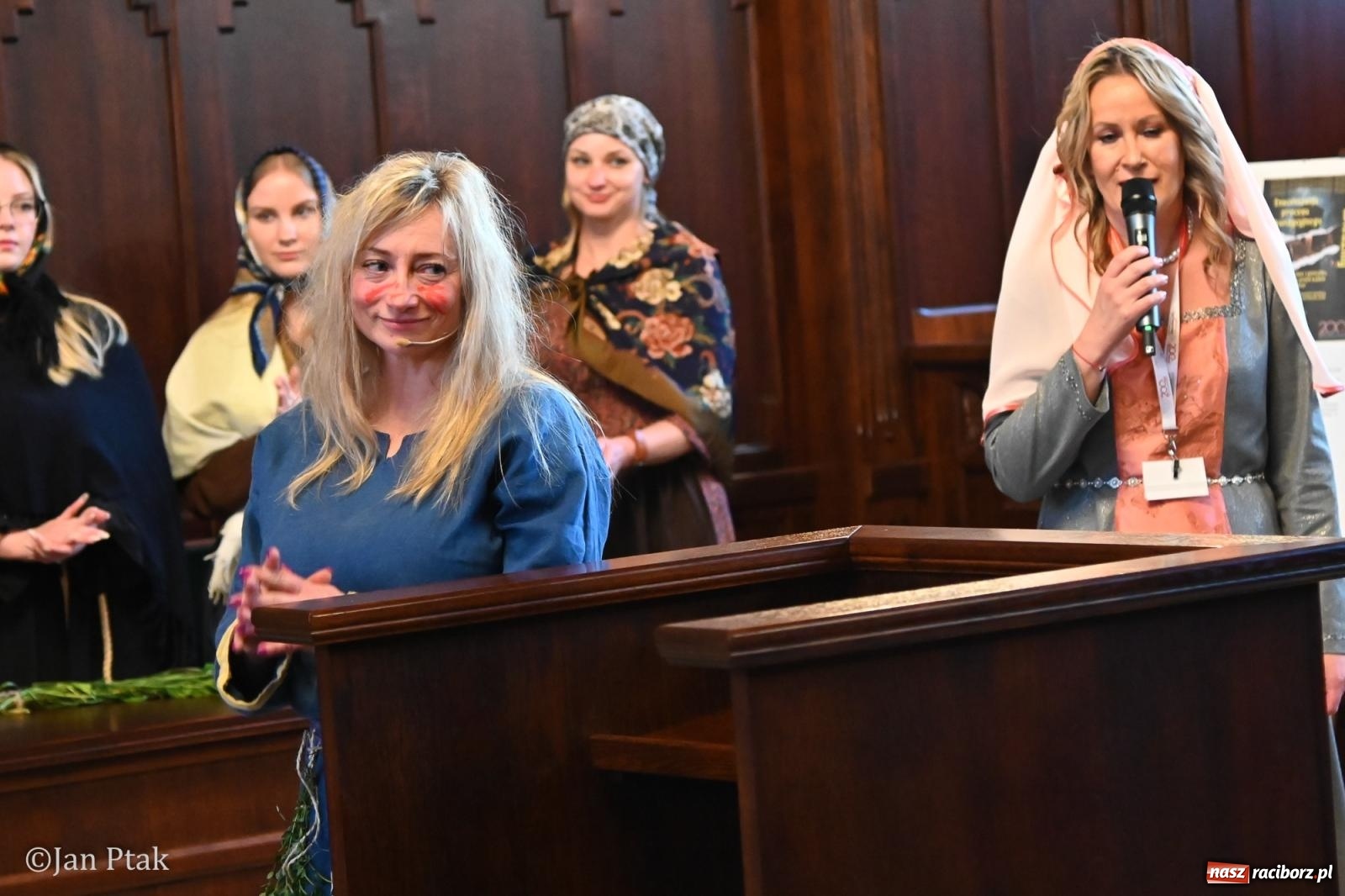 Zdjęcie w galerii na portalu naszraciborz.pl: Jubileuszowa Noc Otwartych Sądów przyciągnęła tłumy mieszkańców do raciborskiej Temidy wiadomości z regionu