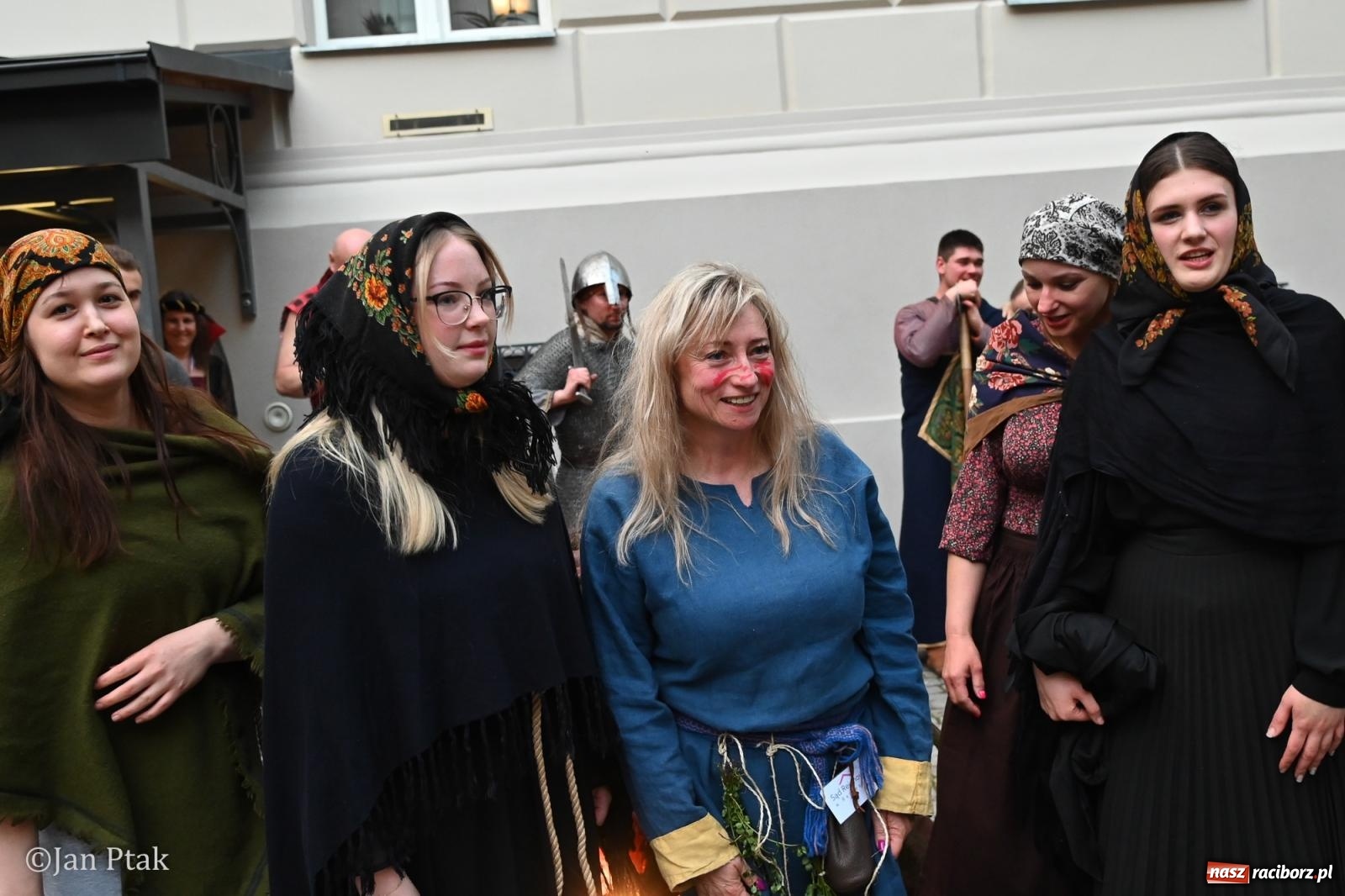Zdjęcie w galerii na portalu naszraciborz.pl: Jubileuszowa Noc Otwartych Sądów przyciągnęła tłumy mieszkańców do raciborskiej Temidy wiadomości z regionu