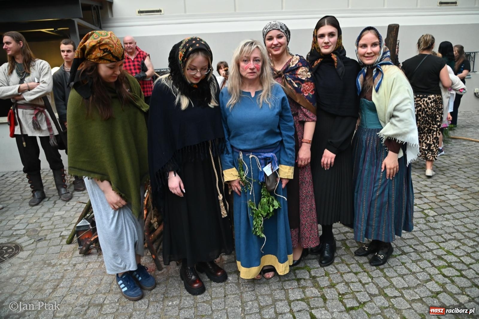 Zdjęcie w galerii na portalu naszraciborz.pl: Jubileuszowa Noc Otwartych Sądów przyciągnęła tłumy mieszkańców do raciborskiej Temidy wiadomości z regionu