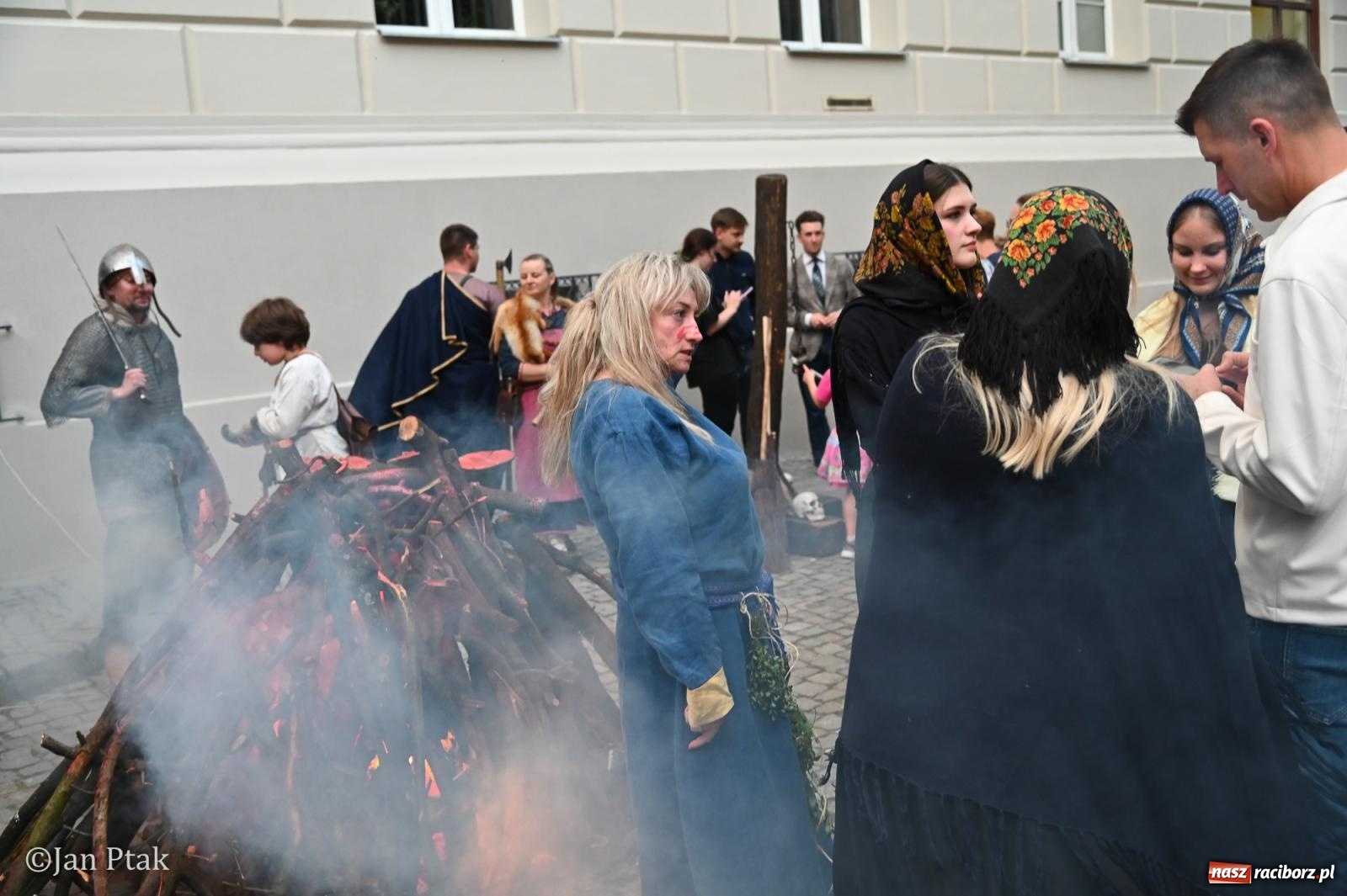 Zdjęcie w galerii na portalu naszraciborz.pl: Jubileuszowa Noc Otwartych Sądów przyciągnęła tłumy mieszkańców do raciborskiej Temidy wiadomości z regionu