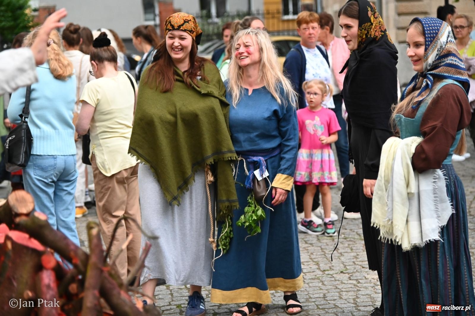 Zdjęcie w galerii na portalu naszraciborz.pl: Jubileuszowa Noc Otwartych Sądów przyciągnęła tłumy mieszkańców do raciborskiej Temidy wiadomości z regionu