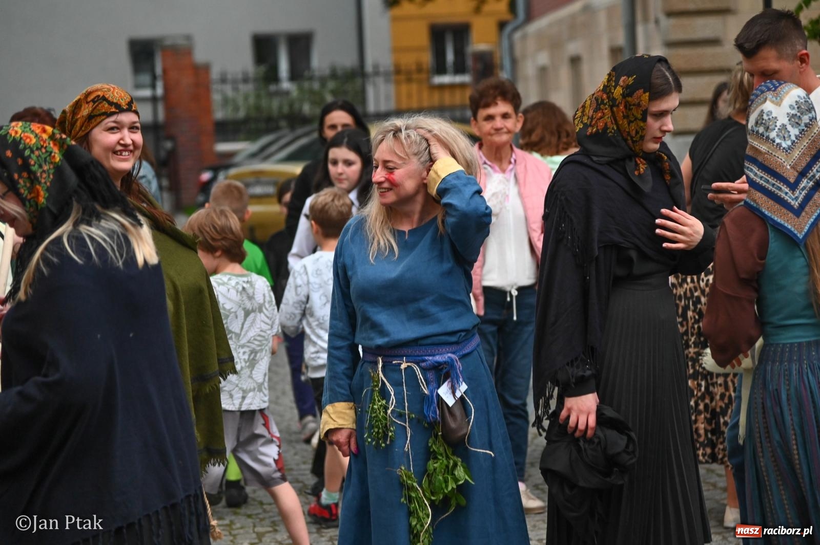 Zdjęcie w galerii na portalu naszraciborz.pl: Jubileuszowa Noc Otwartych Sądów przyciągnęła tłumy mieszkańców do raciborskiej Temidy wiadomości z regionu