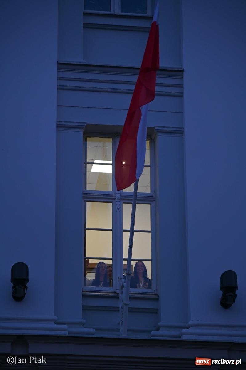 Zdjęcie w galerii na portalu naszraciborz.pl: Jubileuszowa Noc Otwartych Sądów przyciągnęła tłumy mieszkańców do raciborskiej Temidy wiadomości z regionu