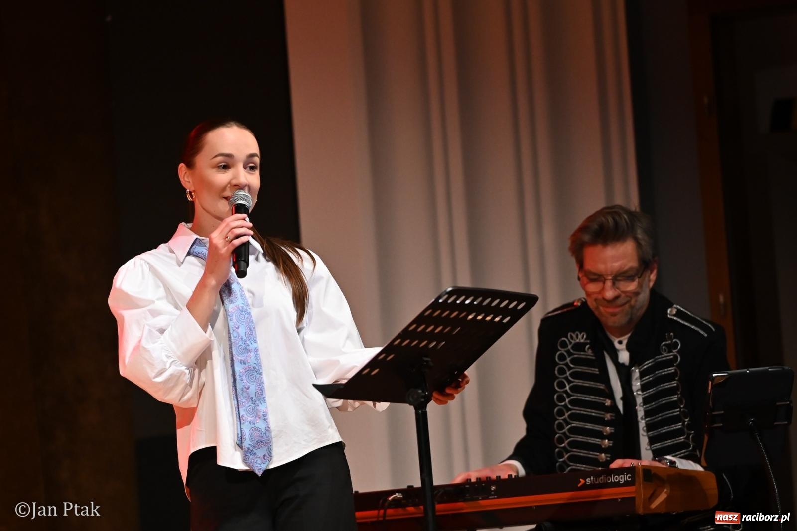 Zdjęcie w galerii na portalu naszraciborz.pl: W RCK wybrzmiały największe przeboje Michaela Jacksona wiadomości z regionu