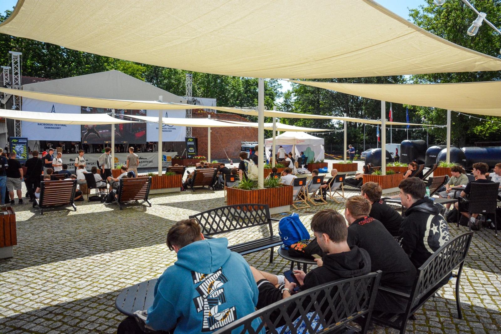 Zdjęcie w galerii na portalu naszraciborz.pl: VII Raciborski Festiwal Gamingowy trwa na Zamku Piastowskim. E-wydarzenie przyciąga tłumy uczestników wiadomości z regionu