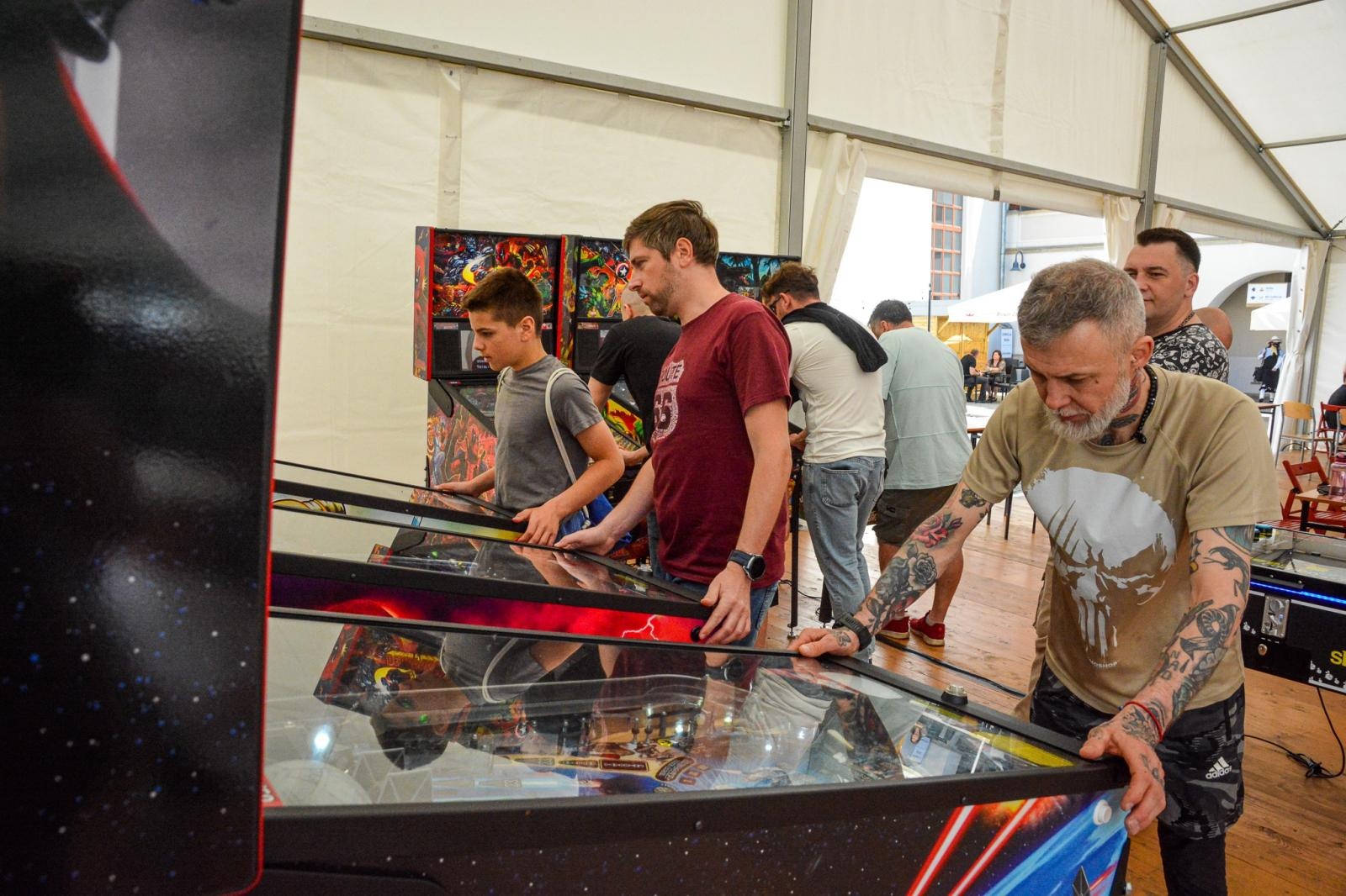 Zdjęcie w galerii na portalu naszraciborz.pl: VII Raciborski Festiwal Gamingowy trwa na Zamku Piastowskim. E-wydarzenie przyciąga tłumy uczestników wiadomości z regionu