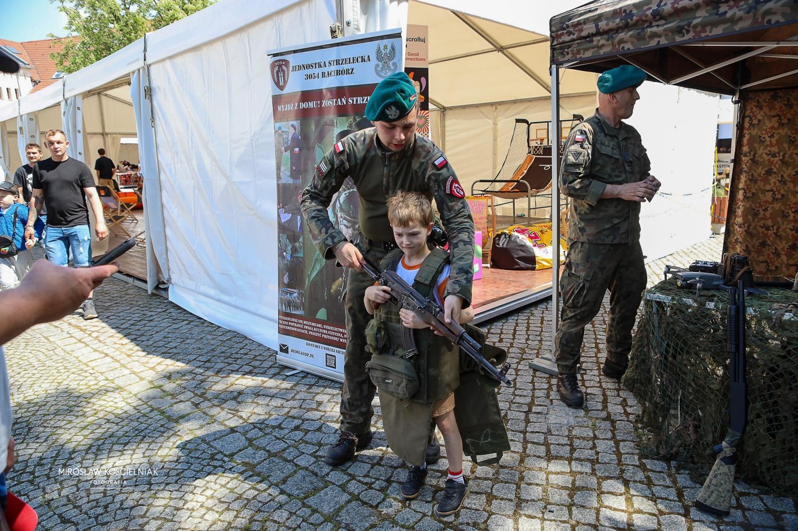 Zdjęcie w galerii na portalu naszraciborz.pl: VII Raciborski Festiwal Gamingowy trwa na Zamku Piastowskim. E-wydarzenie przyciąga tłumy uczestników wiadomości z regionu