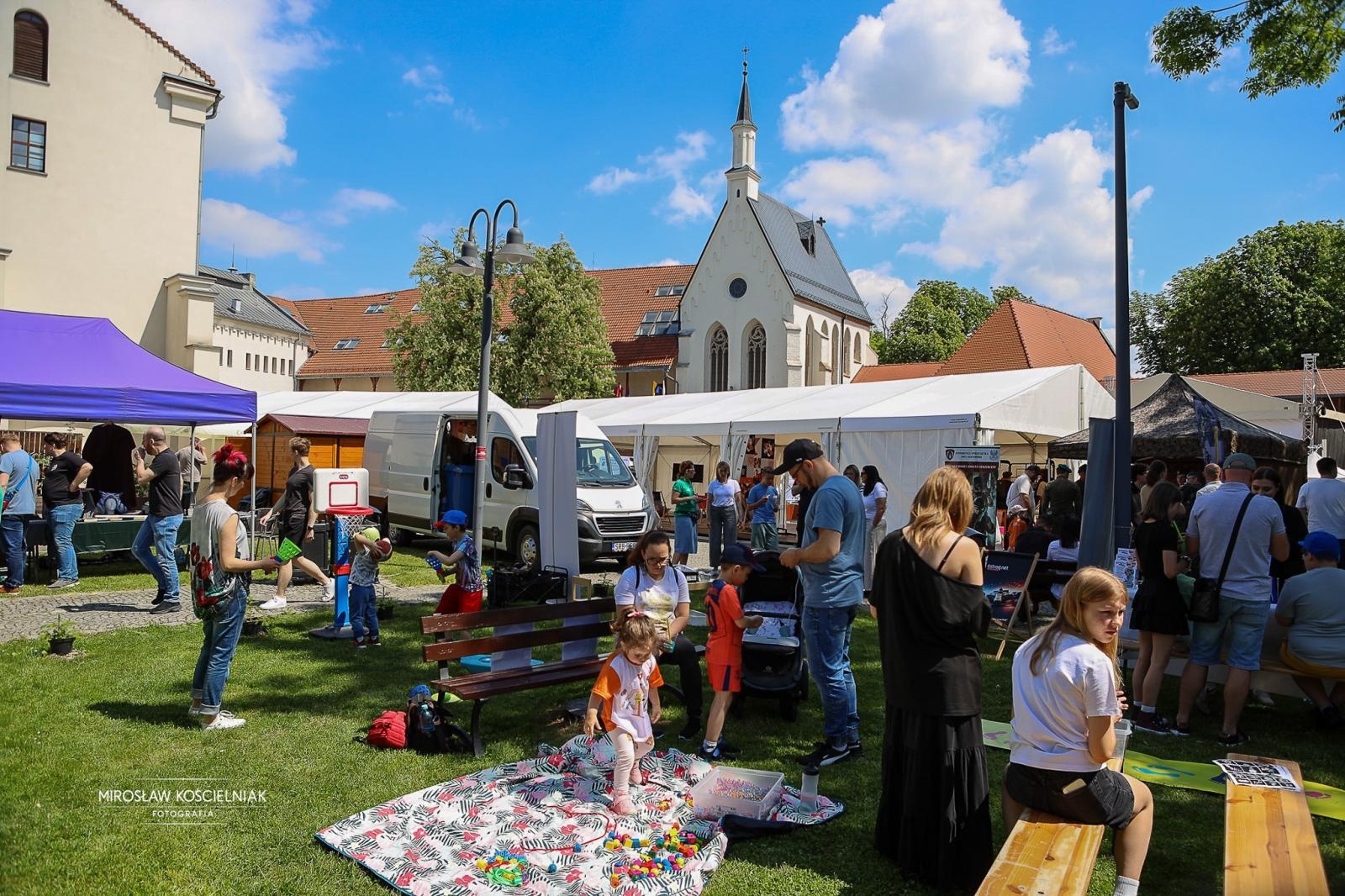 Zdjęcie w galerii na portalu naszraciborz.pl: VII Raciborski Festiwal Gamingowy trwa na Zamku Piastowskim. E-wydarzenie przyciąga tłumy uczestników wiadomości z regionu