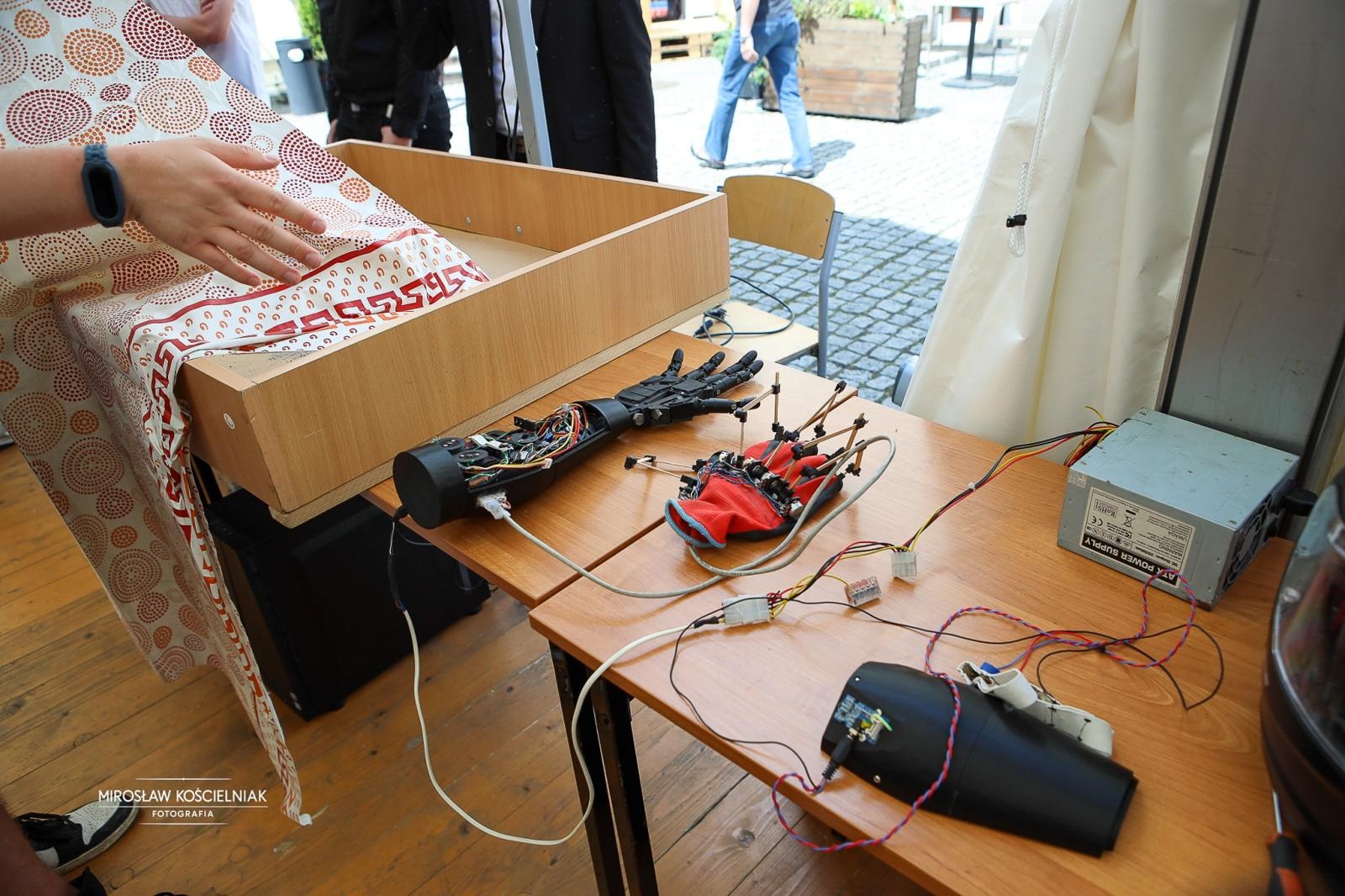 Zdjęcie w galerii na portalu naszraciborz.pl: VII Raciborski Festiwal Gamingowy trwa na Zamku Piastowskim. E-wydarzenie przyciąga tłumy uczestników wiadomości z regionu