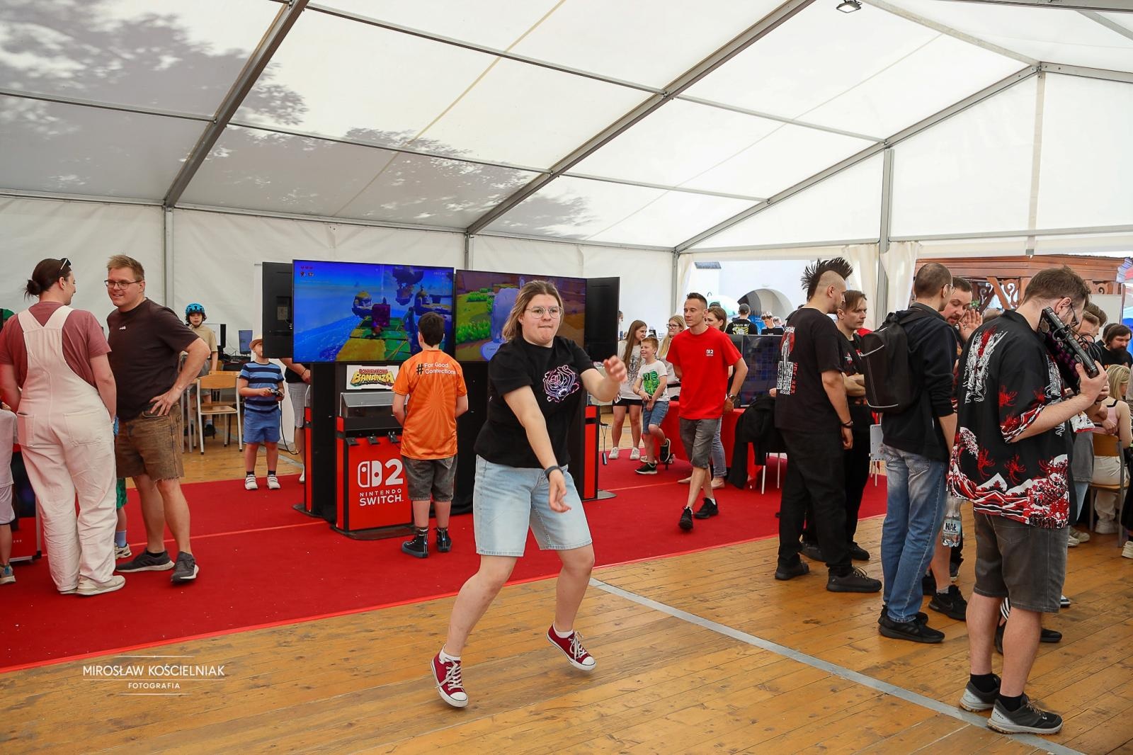 Zdjęcie w galerii na portalu naszraciborz.pl: VII Raciborski Festiwal Gamingowy trwa na Zamku Piastowskim. E-wydarzenie przyciąga tłumy uczestników wiadomości z regionu