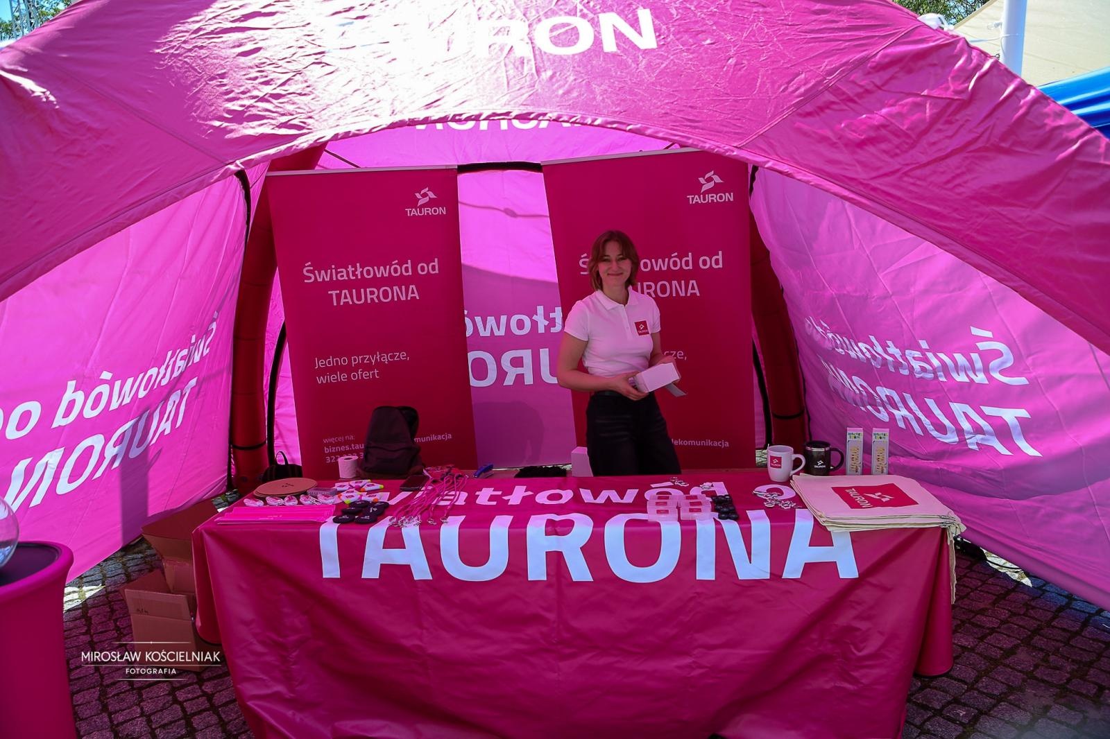 Zdjęcie w galerii na portalu naszraciborz.pl: VII Raciborski Festiwal Gamingowy trwa na Zamku Piastowskim. E-wydarzenie przyciąga tłumy uczestników wiadomości z regionu