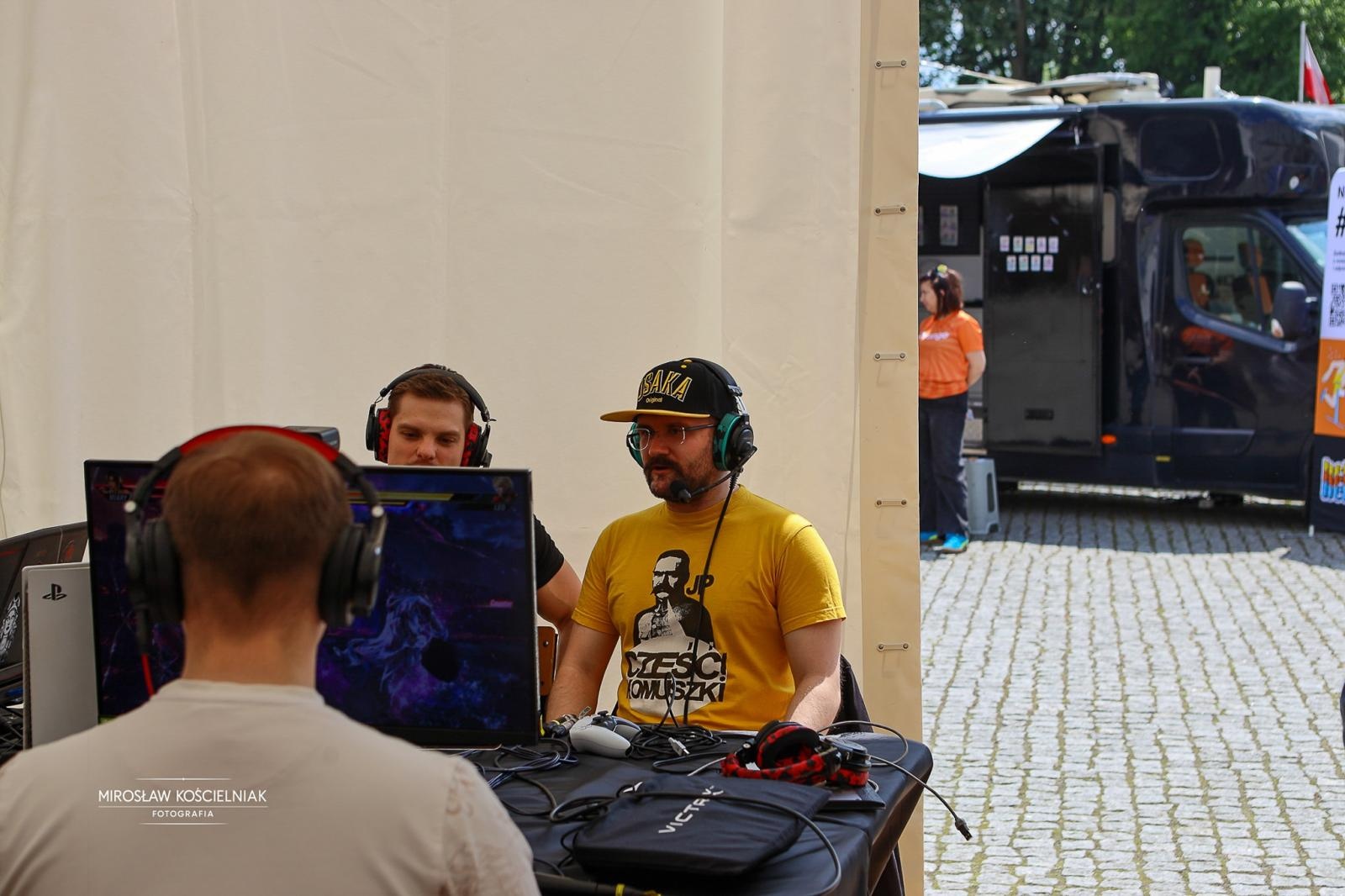 Zdjęcie w galerii na portalu naszraciborz.pl: VII Raciborski Festiwal Gamingowy trwa na Zamku Piastowskim. E-wydarzenie przyciąga tłumy uczestników wiadomości z regionu