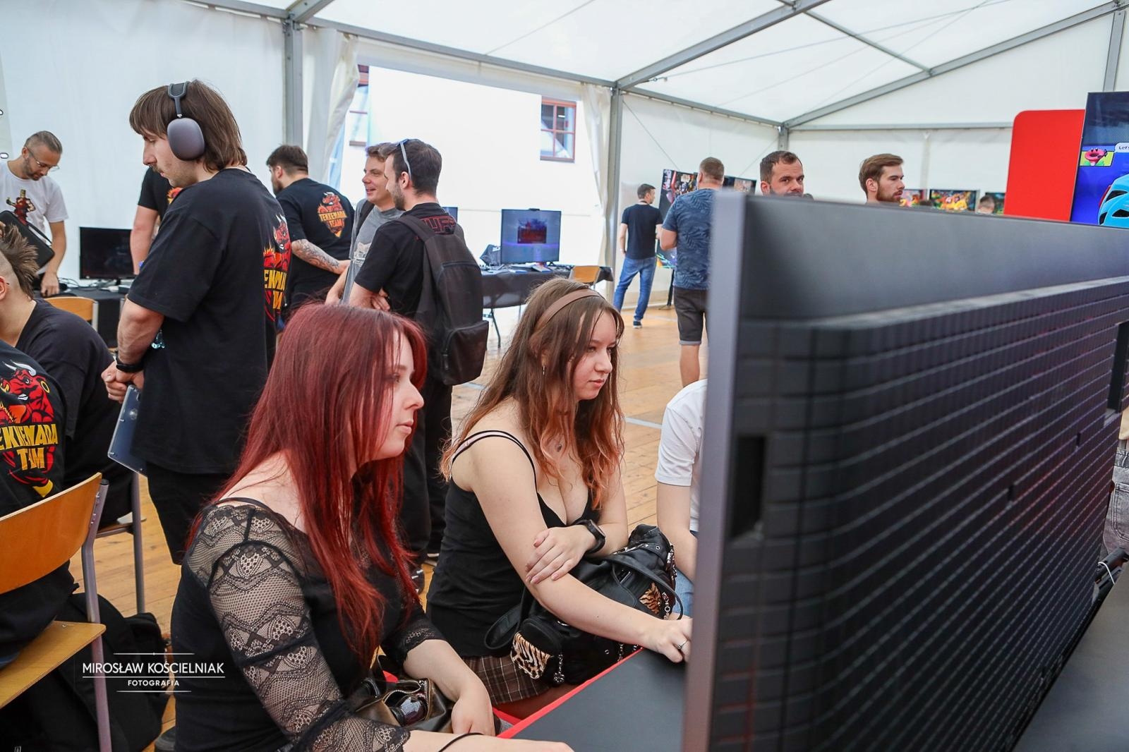 Zdjęcie w galerii na portalu naszraciborz.pl: VII Raciborski Festiwal Gamingowy trwa na Zamku Piastowskim. E-wydarzenie przyciąga tłumy uczestników wiadomości z regionu