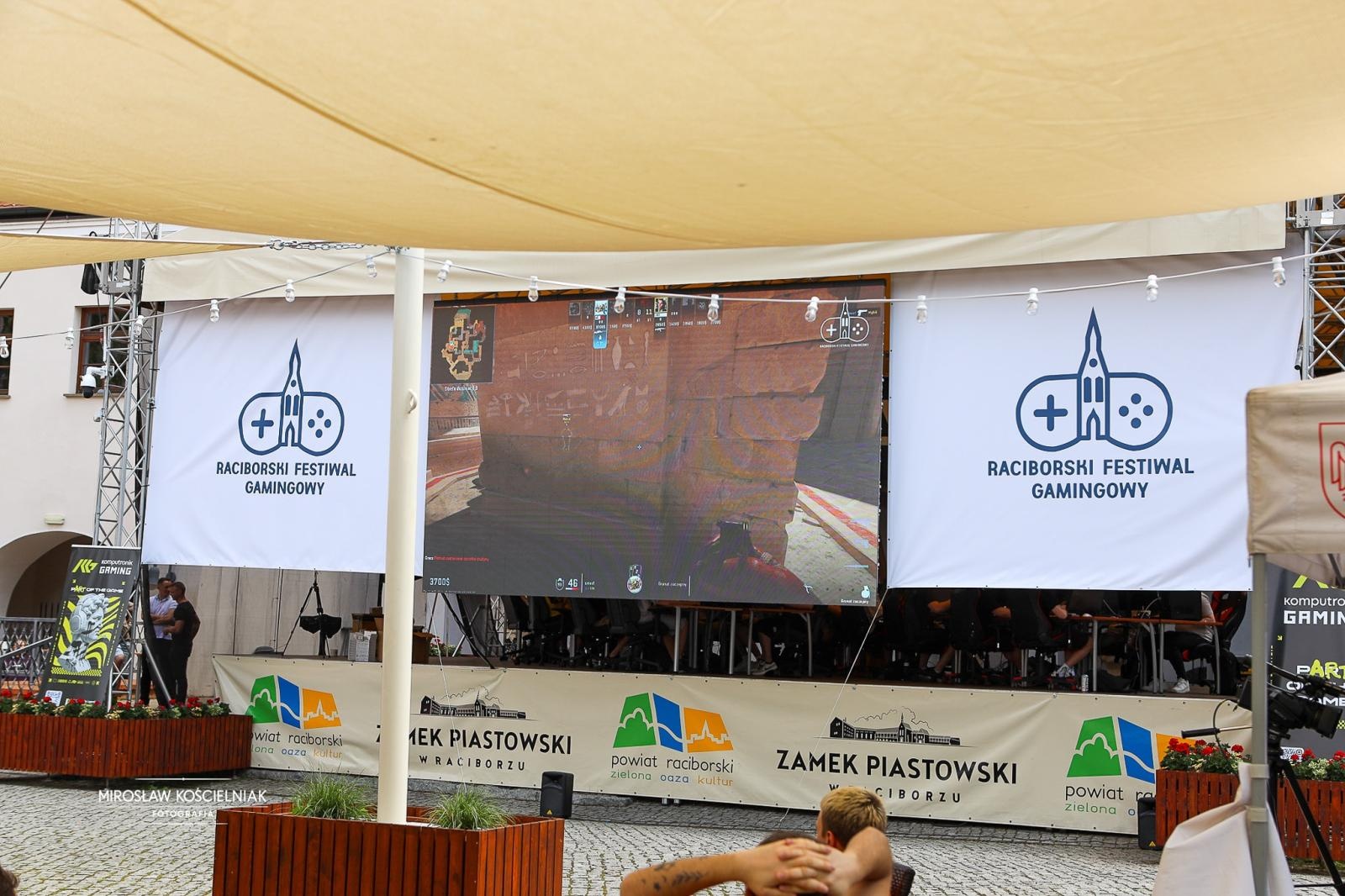 Zdjęcie w galerii na portalu naszraciborz.pl: VII Raciborski Festiwal Gamingowy trwa na Zamku Piastowskim. E-wydarzenie przyciąga tłumy uczestników wiadomości z regionu