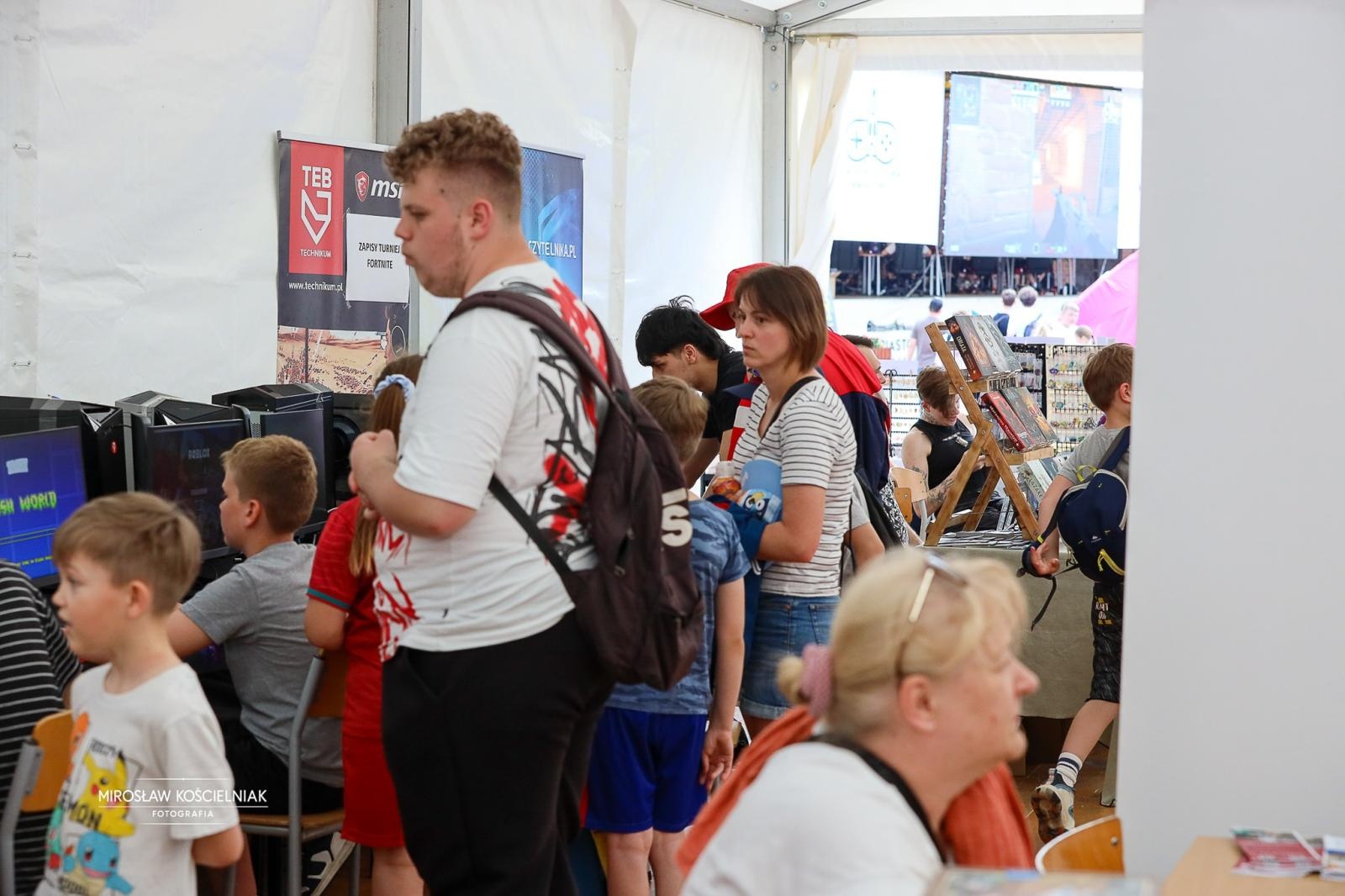Zdjęcie w galerii na portalu naszraciborz.pl: VII Raciborski Festiwal Gamingowy trwa na Zamku Piastowskim. E-wydarzenie przyciąga tłumy uczestników wiadomości z regionu