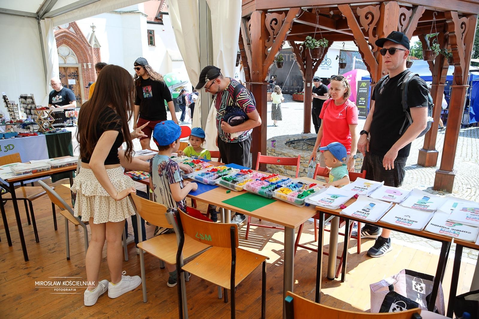Zdjęcie w galerii na portalu naszraciborz.pl: VII Raciborski Festiwal Gamingowy trwa na Zamku Piastowskim. E-wydarzenie przyciąga tłumy uczestników wiadomości z regionu