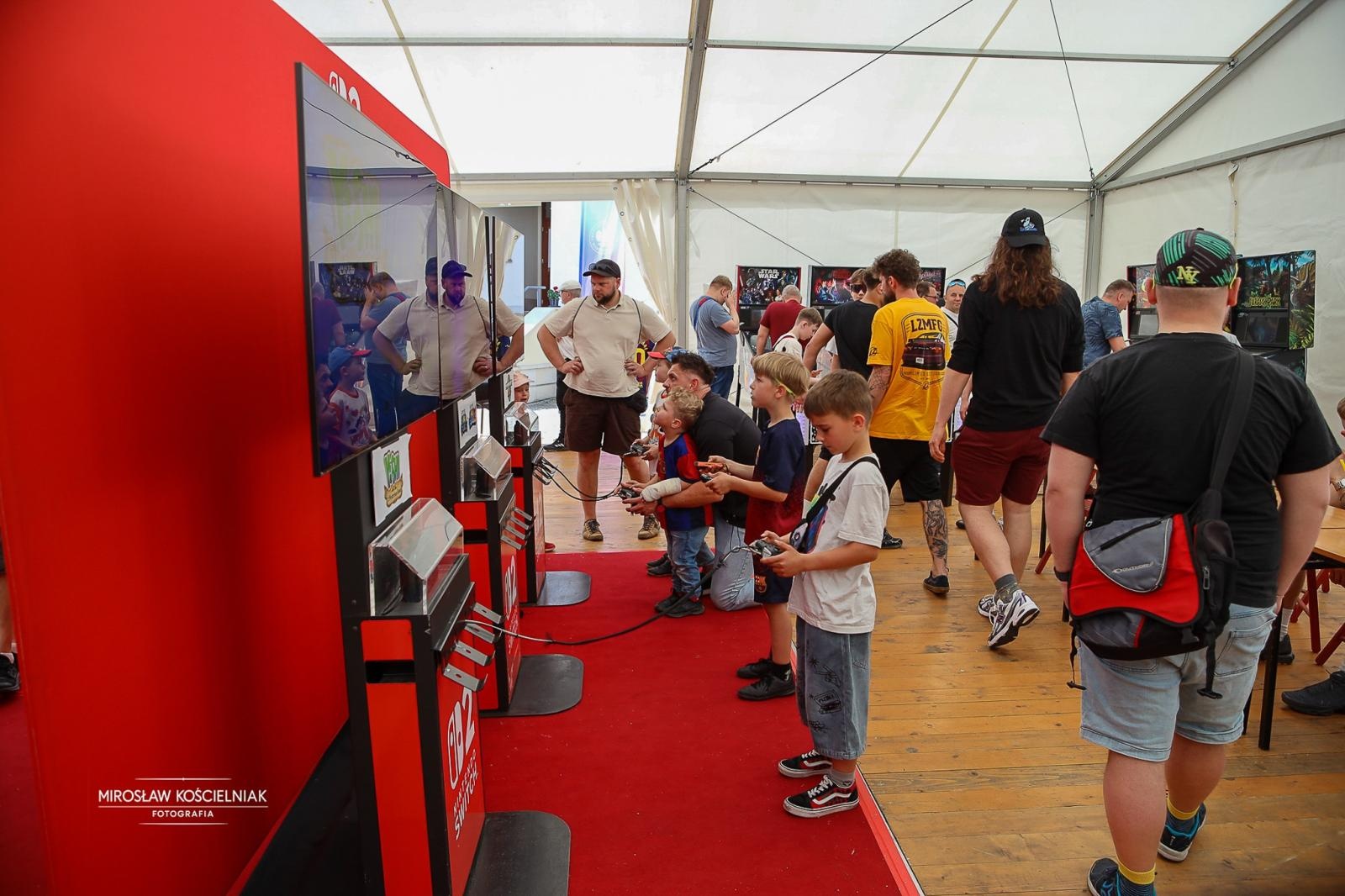 Zdjęcie w galerii na portalu naszraciborz.pl: VII Raciborski Festiwal Gamingowy trwa na Zamku Piastowskim. E-wydarzenie przyciąga tłumy uczestników wiadomości z regionu