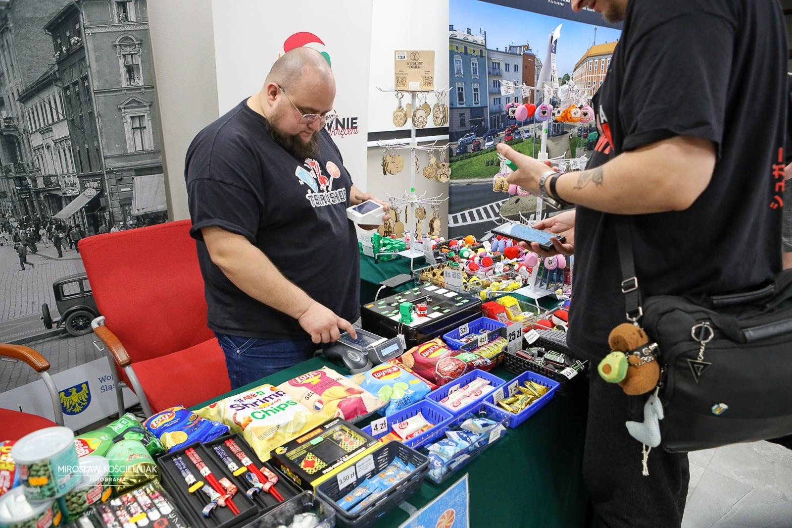 Zdjęcie w galerii na portalu naszraciborz.pl: VII Raciborski Festiwal Gamingowy trwa na Zamku Piastowskim. E-wydarzenie przyciąga tłumy uczestników wiadomości z regionu