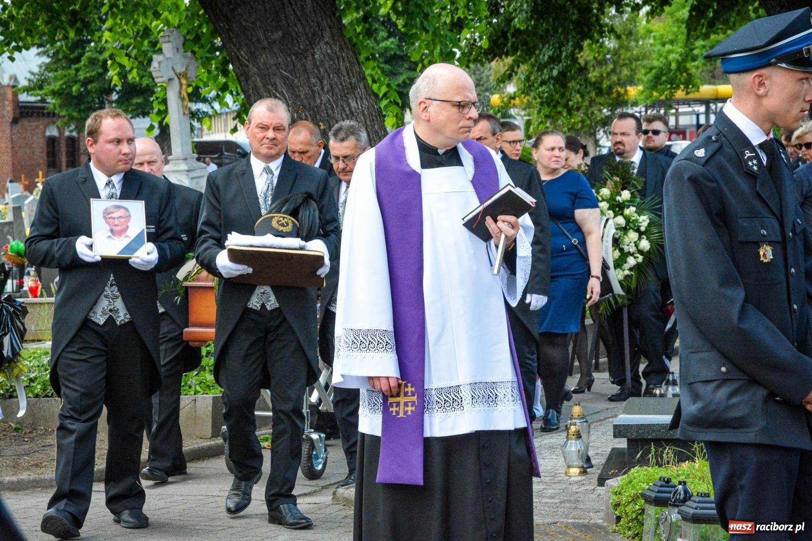Zdjęcie w galerii na portalu naszraciborz.pl: Pożegnano śp. Marcina Ficę. Wieloletni radny do końca pozostał aktywny w działalności samorządowej wiadomości z regionu