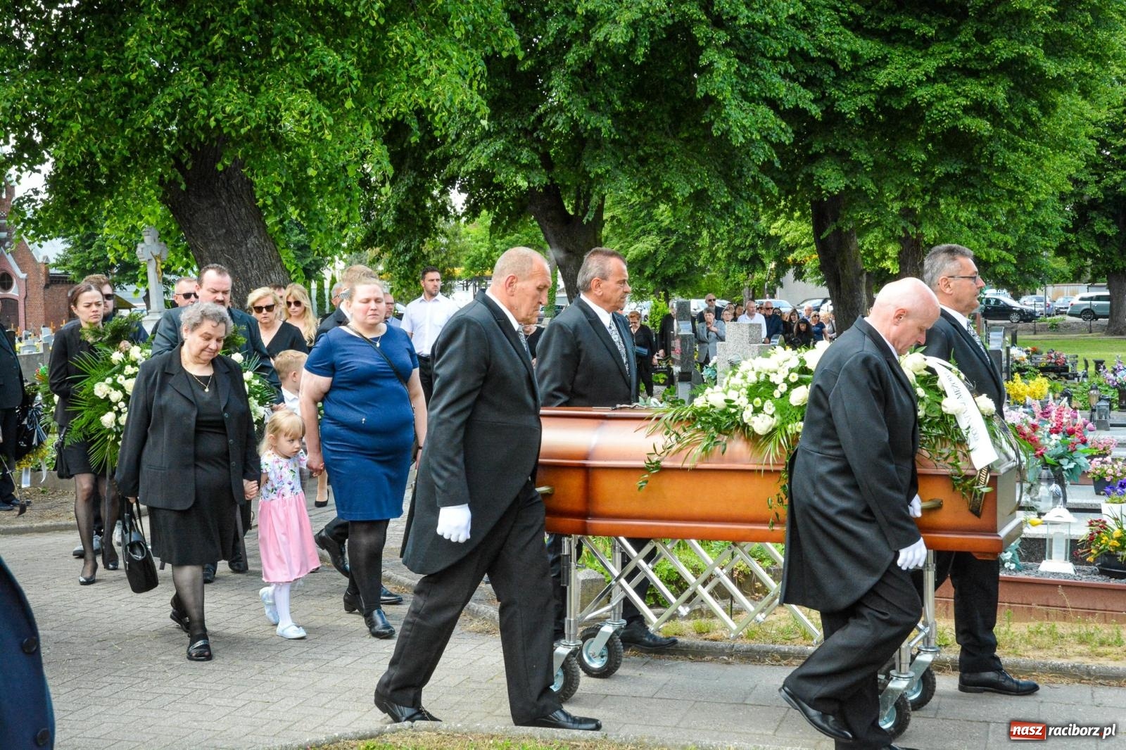 Zdjęcie w galerii na portalu naszraciborz.pl: Pożegnano śp. Marcina Ficę. Wieloletni radny do końca pozostał aktywny w działalności samorządowej wiadomości z regionu