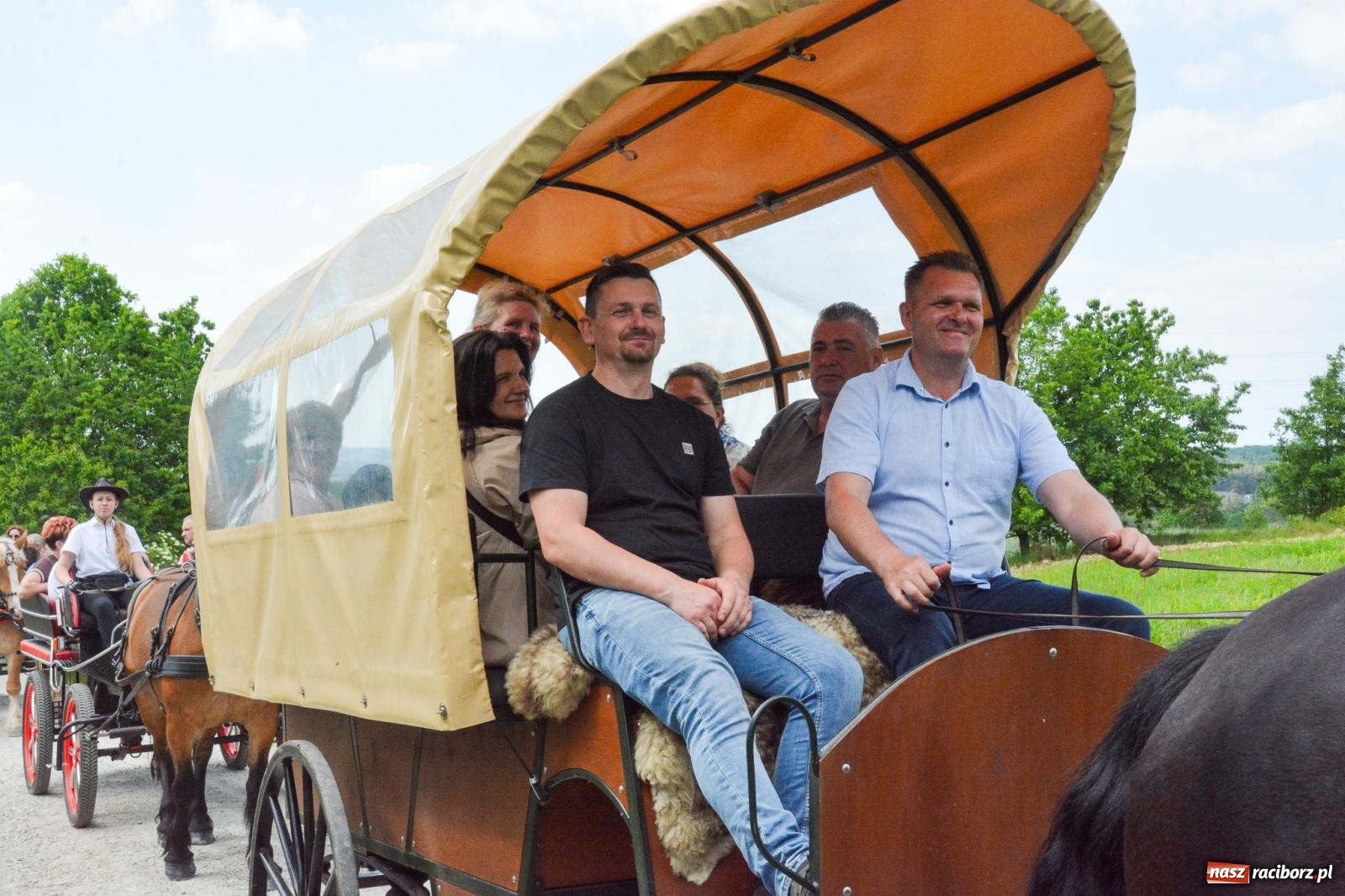 Zdjęcie w galerii na portalu naszraciborz.pl: Procesja na św. Urbana w Brzeziu – tradycja i duchowa wartość [FOTO i WIDEO] wiadomości z regionu