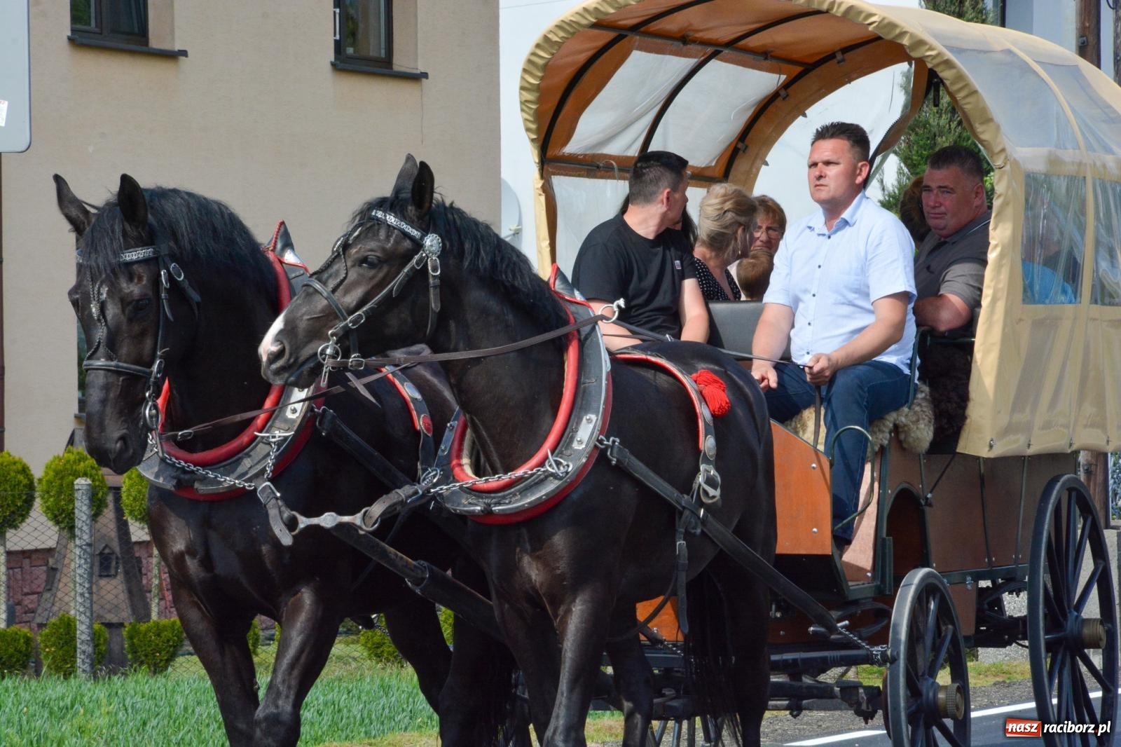 Zdjęcie w galerii na portalu naszraciborz.pl: Procesja na św. Urbana w Brzeziu – tradycja i duchowa wartość [FOTO i WIDEO] wiadomości z regionu