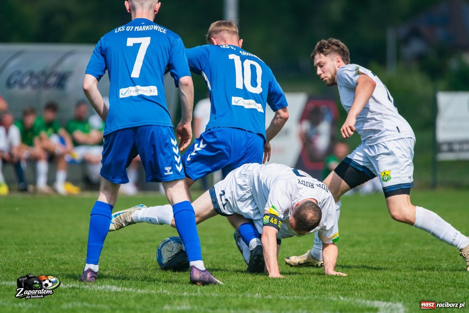 Zdjęcie w galerii na portalu naszraciborz.pl: Bój o utrzymanie z ogromnymi emocjami. Buk Rudy wywozi bezcenne punkty z Markowic [FOTO] wiadomości z regionu