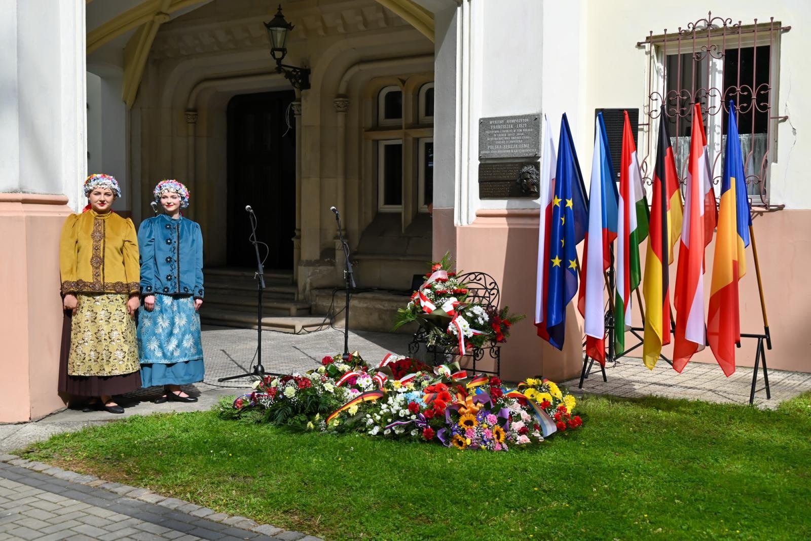 Zdjęcie w galerii na portalu naszraciborz.pl: Pamięci Beethovena i Liszta. Międzynarodowe muzyczne spotkanie przy pałacu Lichnowskich w Krzyżanowicach wiadomości z regionu
