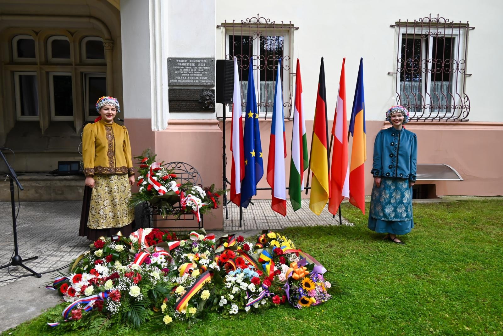 Zdjęcie w galerii na portalu naszraciborz.pl: Pamięci Beethovena i Liszta. Międzynarodowe muzyczne spotkanie przy pałacu Lichnowskich w Krzyżanowicach wiadomości z regionu