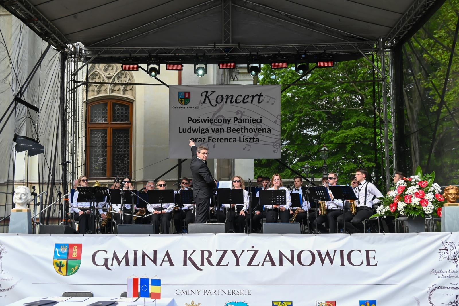 Zdjęcie w galerii na portalu naszraciborz.pl: Pamięci Beethovena i Liszta. Międzynarodowe muzyczne spotkanie przy pałacu Lichnowskich w Krzyżanowicach wiadomości z regionu