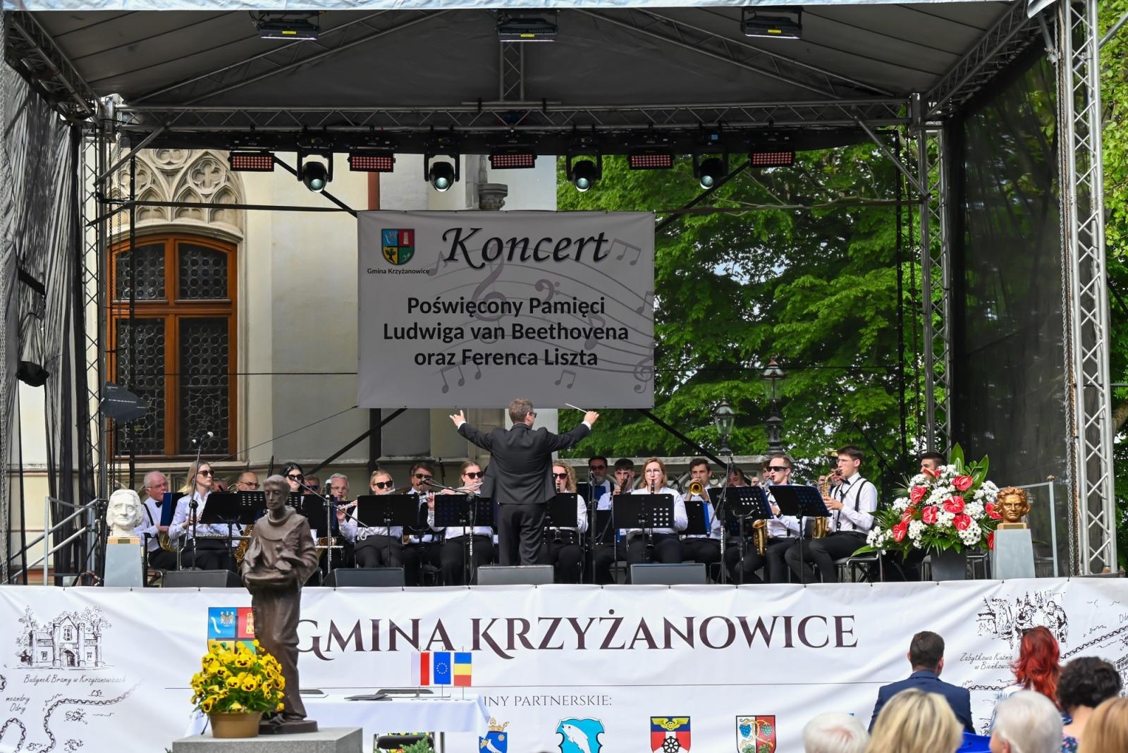 Zdjęcie w galerii na portalu naszraciborz.pl: Pamięci Beethovena i Liszta. Międzynarodowe muzyczne spotkanie przy pałacu Lichnowskich w Krzyżanowicach wiadomości z regionu