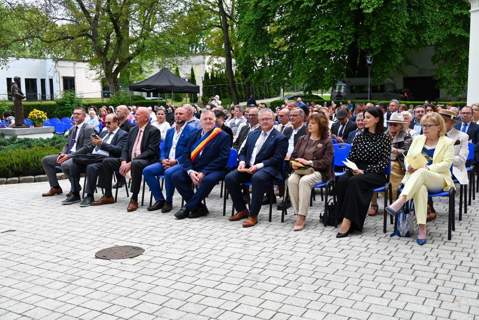 Zdjęcie w galerii na portalu naszraciborz.pl: Pamięci Beethovena i Liszta. Międzynarodowe muzyczne spotkanie przy pałacu Lichnowskich w Krzyżanowicach wiadomości z regionu