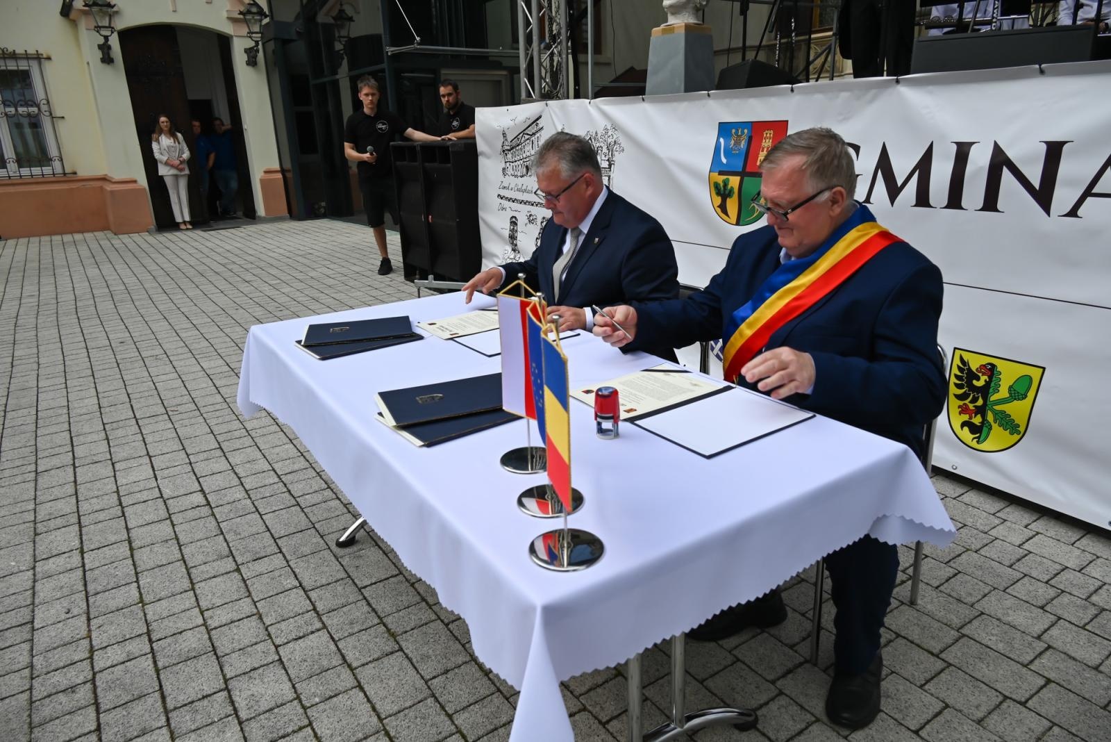 Zdjęcie w galerii na portalu naszraciborz.pl: Pamięci Beethovena i Liszta. Międzynarodowe muzyczne spotkanie przy pałacu Lichnowskich w Krzyżanowicach wiadomości z regionu