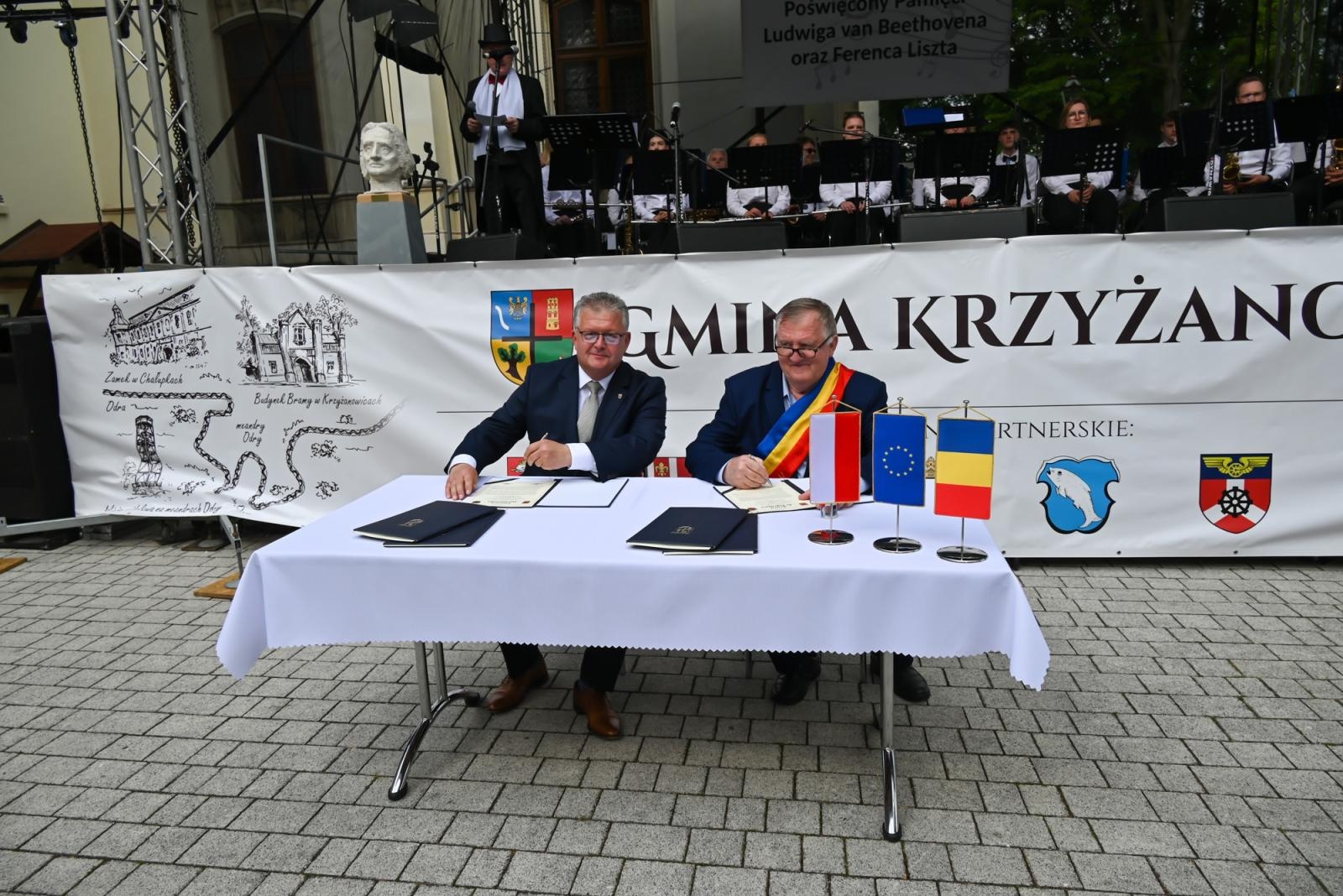 Zdjęcie w galerii na portalu naszraciborz.pl: Pamięci Beethovena i Liszta. Międzynarodowe muzyczne spotkanie przy pałacu Lichnowskich w Krzyżanowicach wiadomości z regionu