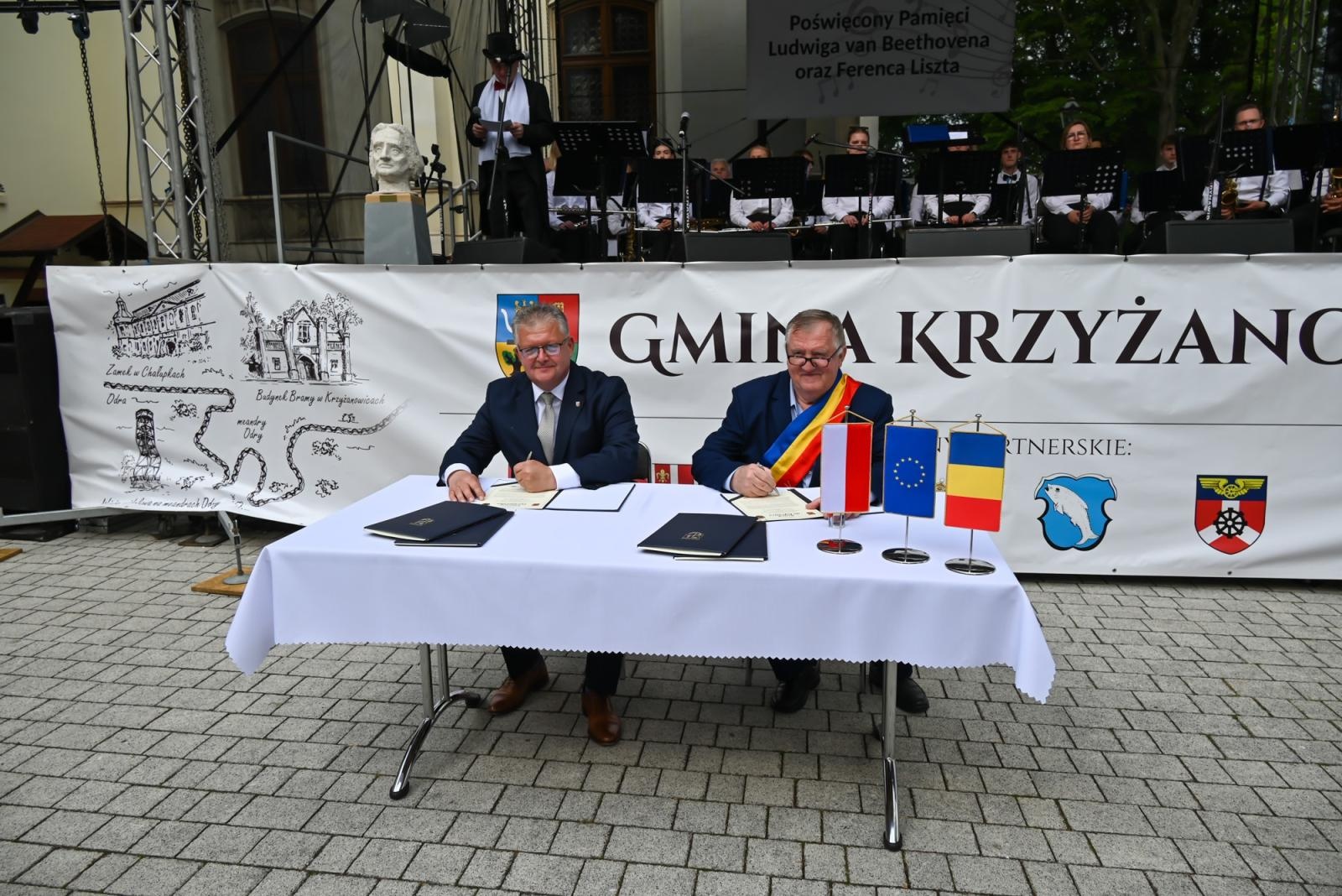Zdjęcie w galerii na portalu naszraciborz.pl: Pamięci Beethovena i Liszta. Międzynarodowe muzyczne spotkanie przy pałacu Lichnowskich w Krzyżanowicach wiadomości z regionu