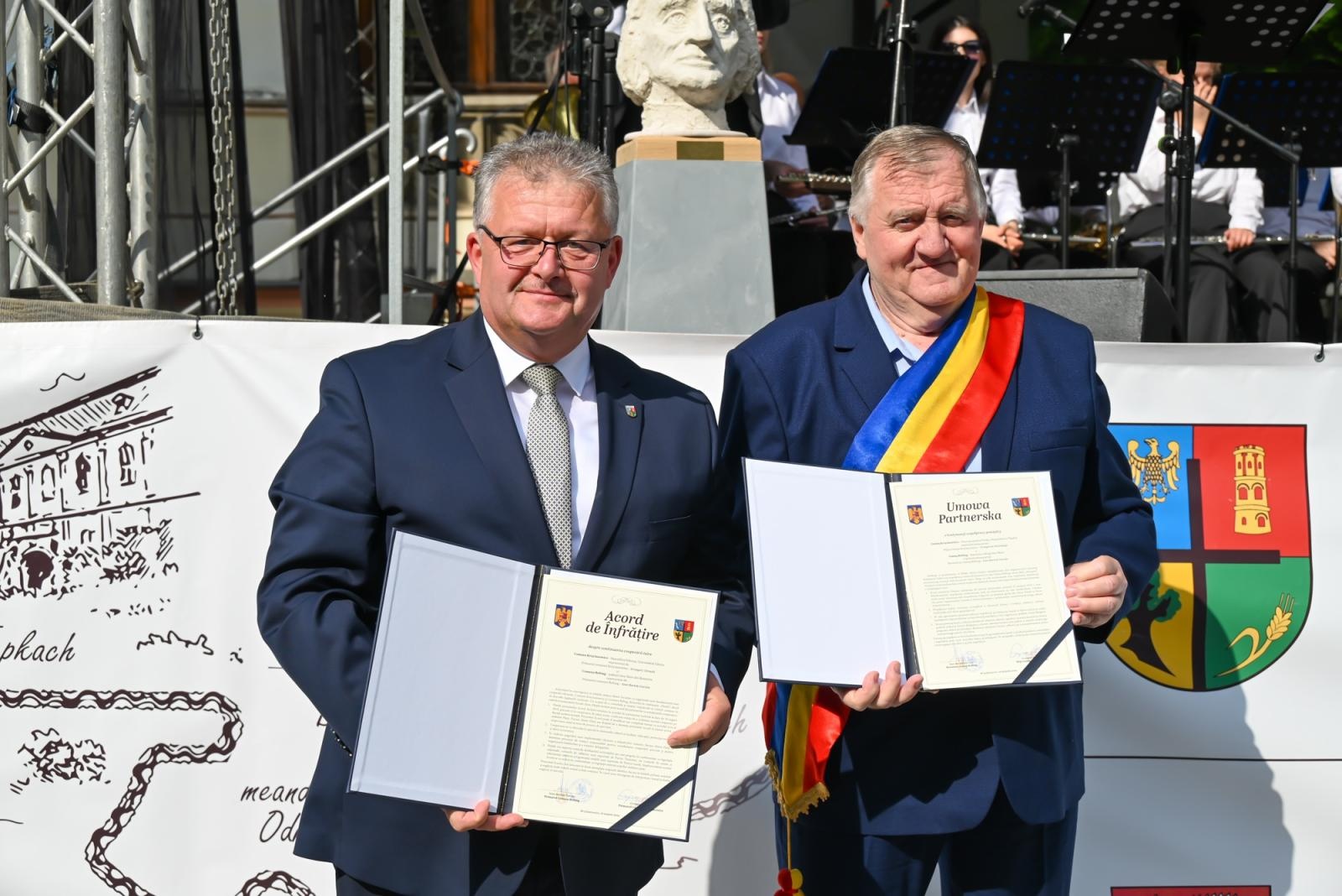 Zdjęcie w galerii na portalu naszraciborz.pl: Pamięci Beethovena i Liszta. Międzynarodowe muzyczne spotkanie przy pałacu Lichnowskich w Krzyżanowicach wiadomości z regionu