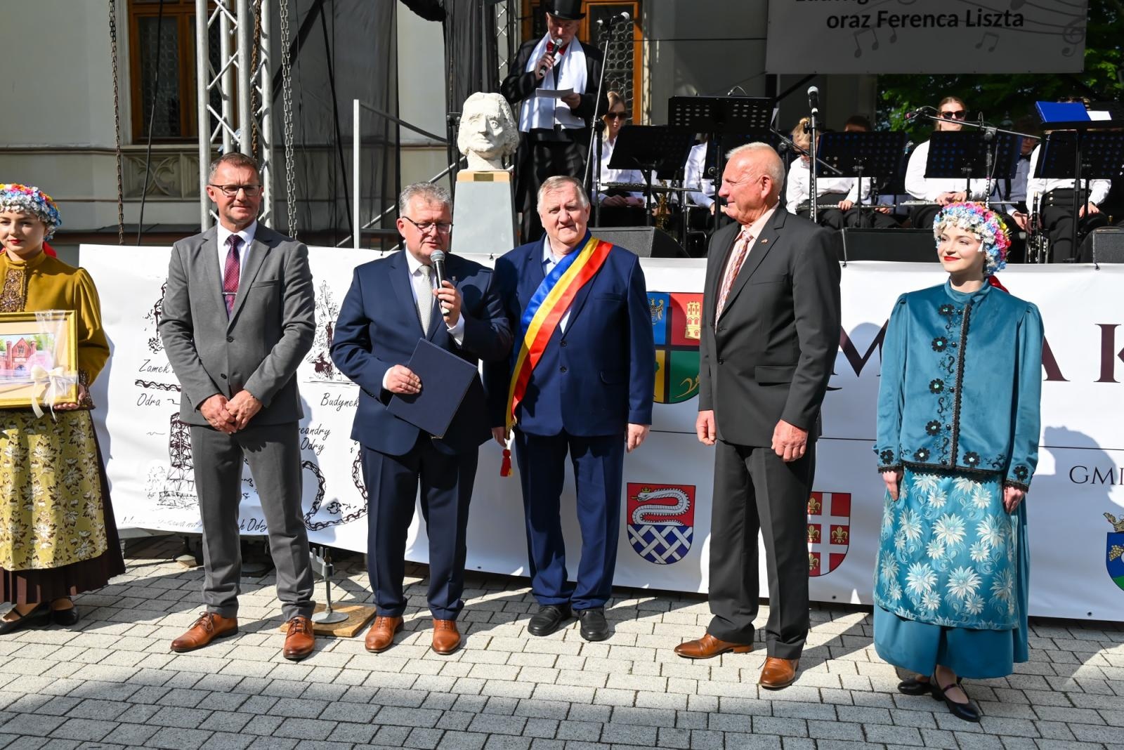 Zdjęcie w galerii na portalu naszraciborz.pl: Pamięci Beethovena i Liszta. Międzynarodowe muzyczne spotkanie przy pałacu Lichnowskich w Krzyżanowicach wiadomości z regionu