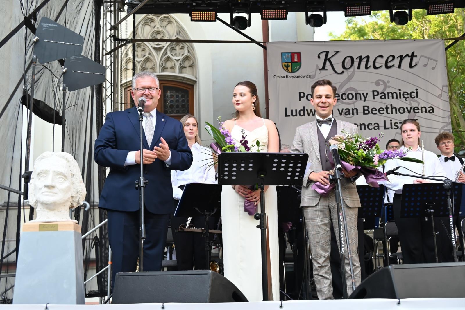 Zdjęcie w galerii na portalu naszraciborz.pl: Pamięci Beethovena i Liszta. Międzynarodowe muzyczne spotkanie przy pałacu Lichnowskich w Krzyżanowicach wiadomości z regionu